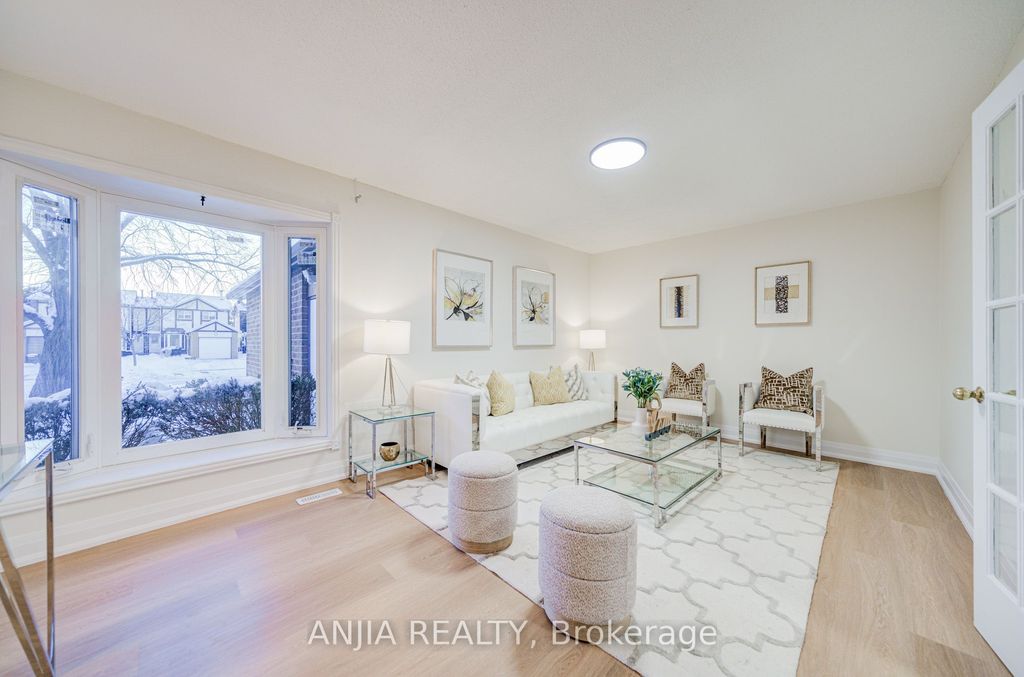 Photo of 8 Barnwell Drive, Toronto, ON M1V 1Y8 (MLS # E12629108)