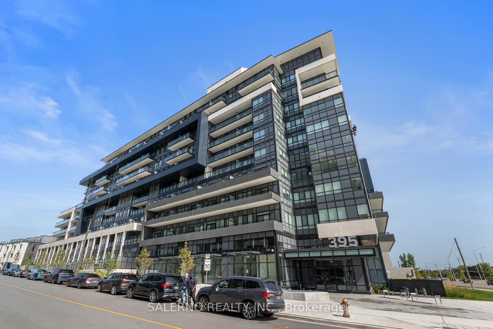 395 Dundas Street W 612