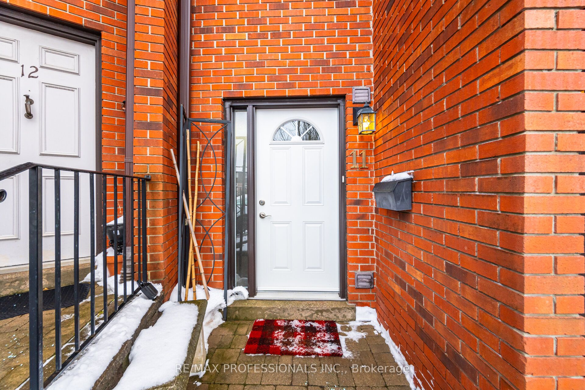 1755 Rathburn Road E 11