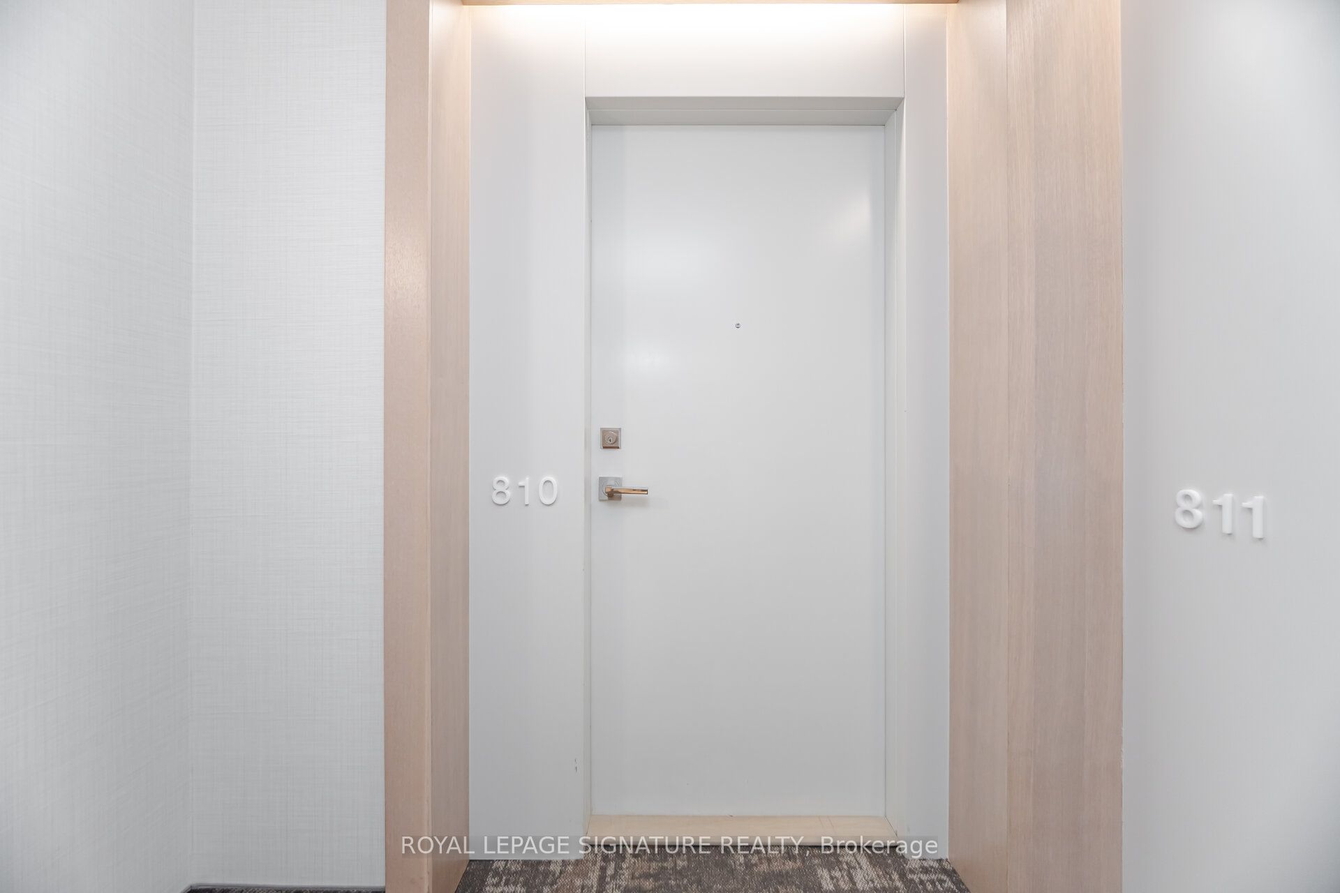 170 Avenue Road 810