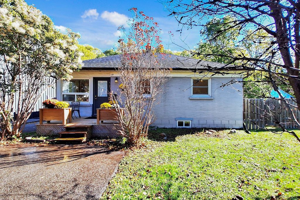 Photo of 59 Machell Avenue, Aurora, ON L4G 2R8 (MLS # N12456193)