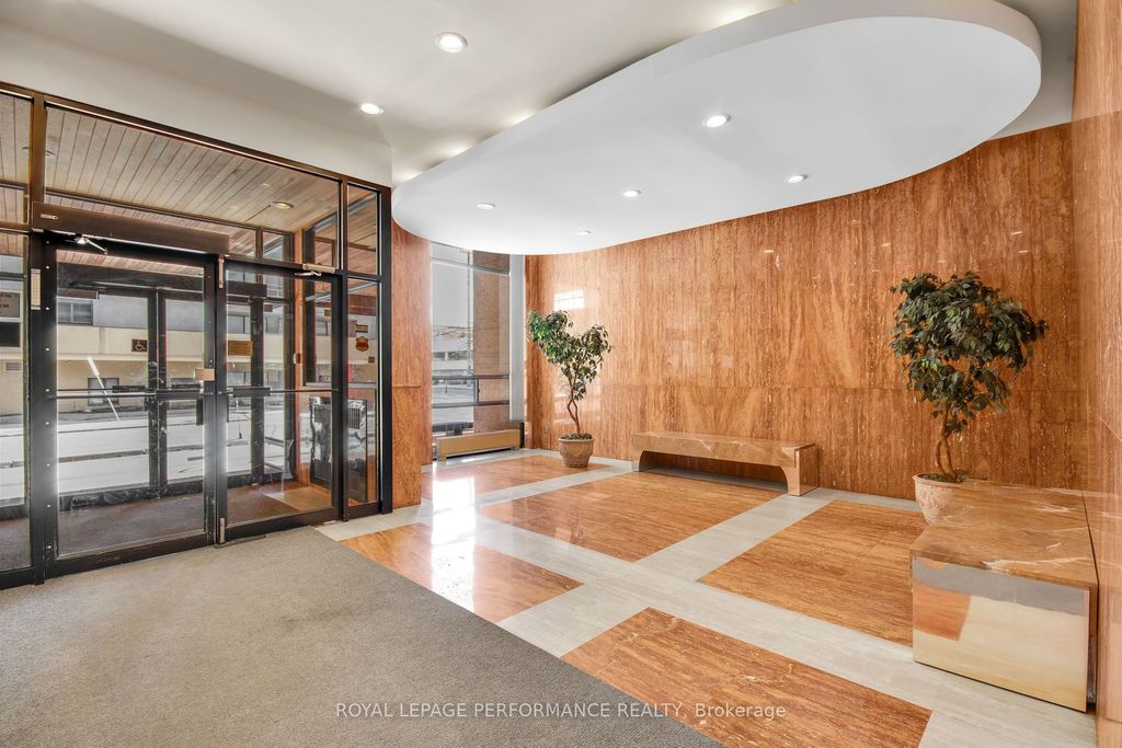 Photo of 475 W Laurier Avenue W #1108, Ottawa Centre, ON K1R 7X1 (MLS # X13079846)