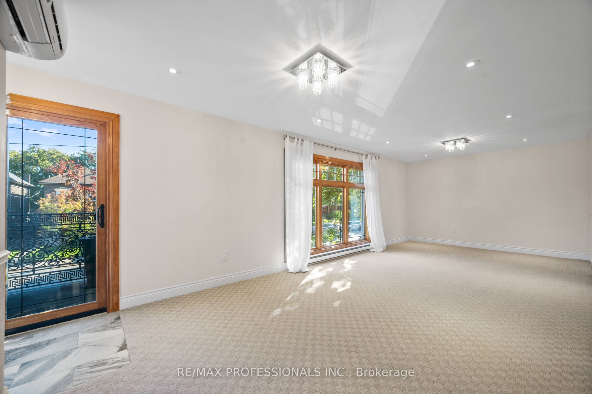 172 Humbercrest Boulevard