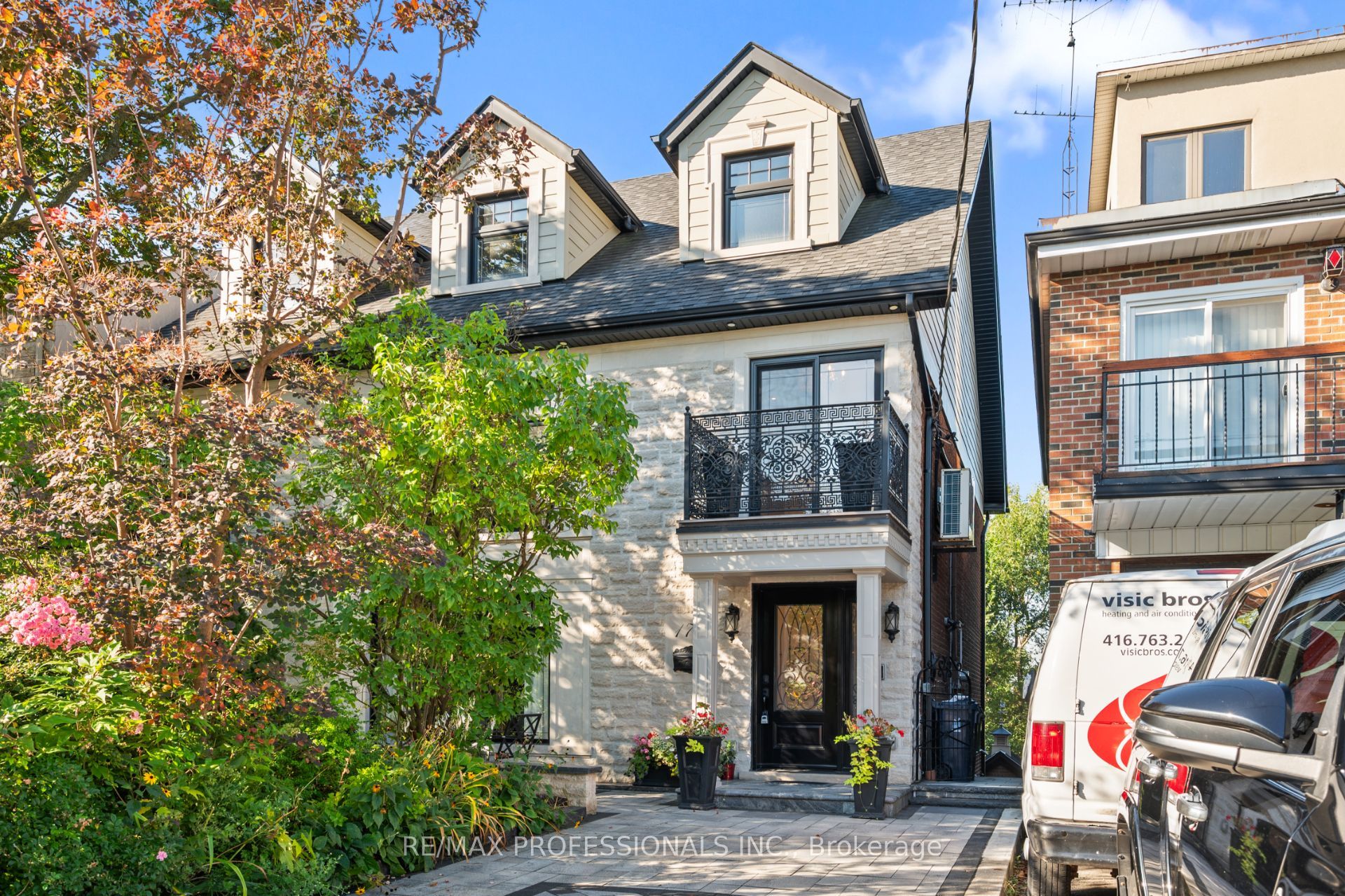 172 Humbercrest Boulevard