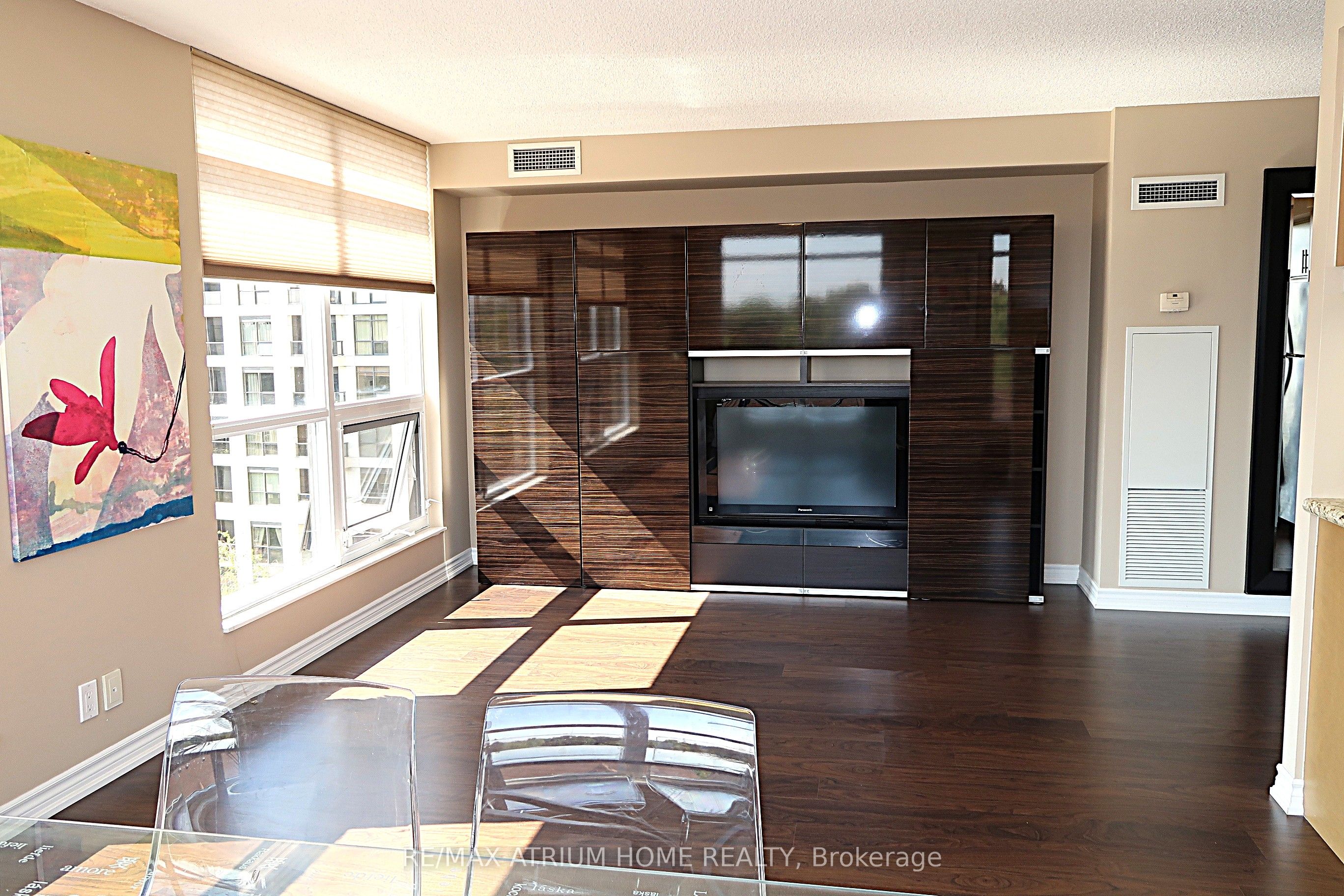 18 Harding Boulevard 608