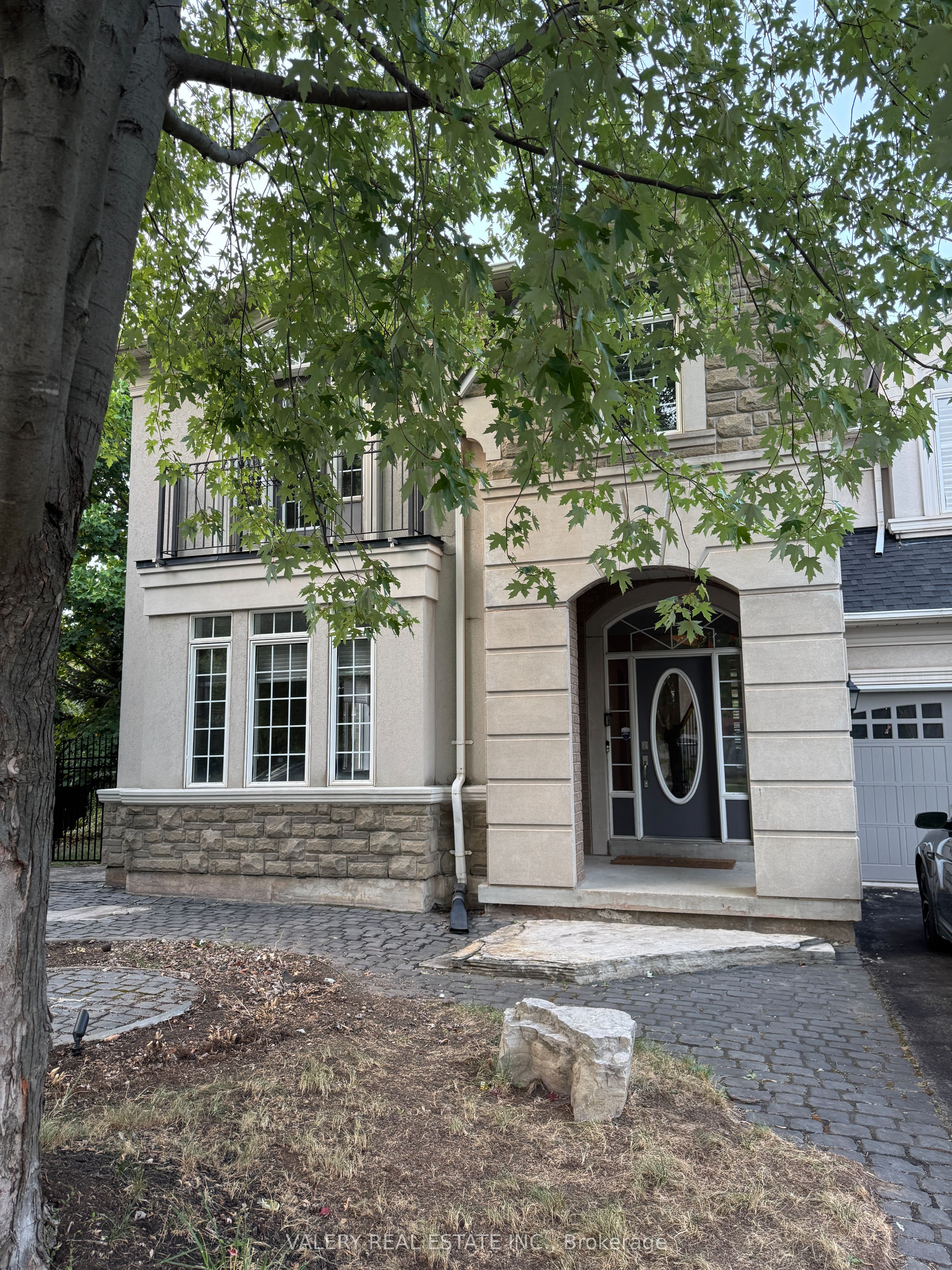 3279 Raspberry Bush Trail