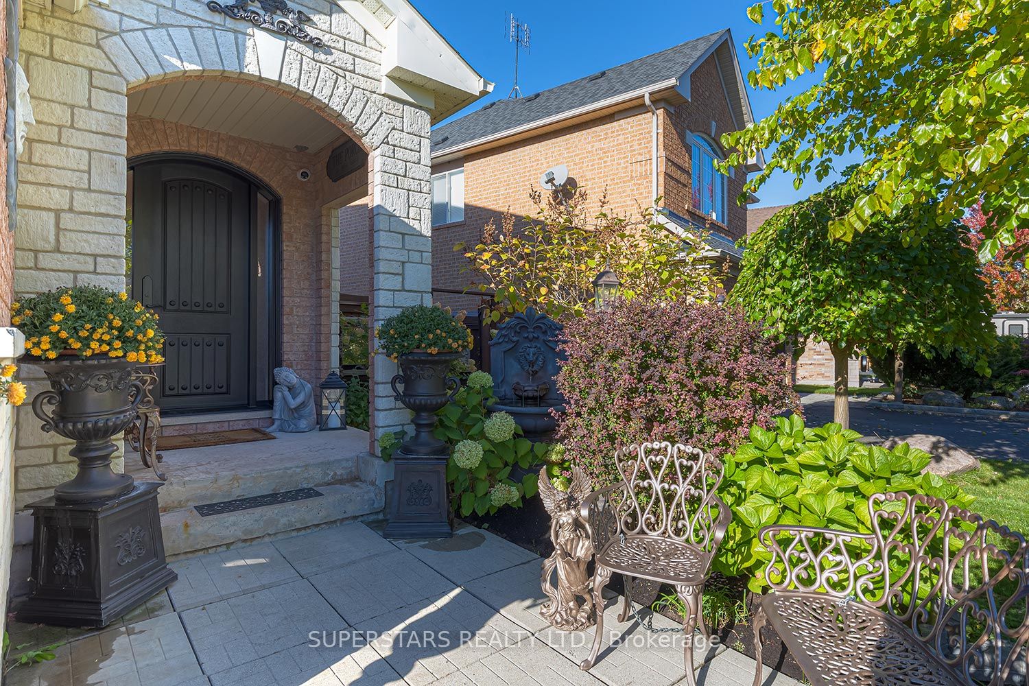 166 Worthington Avenue
