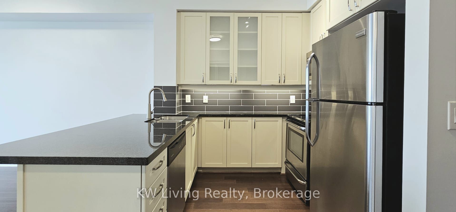 131 Upper Duke Crescent 407