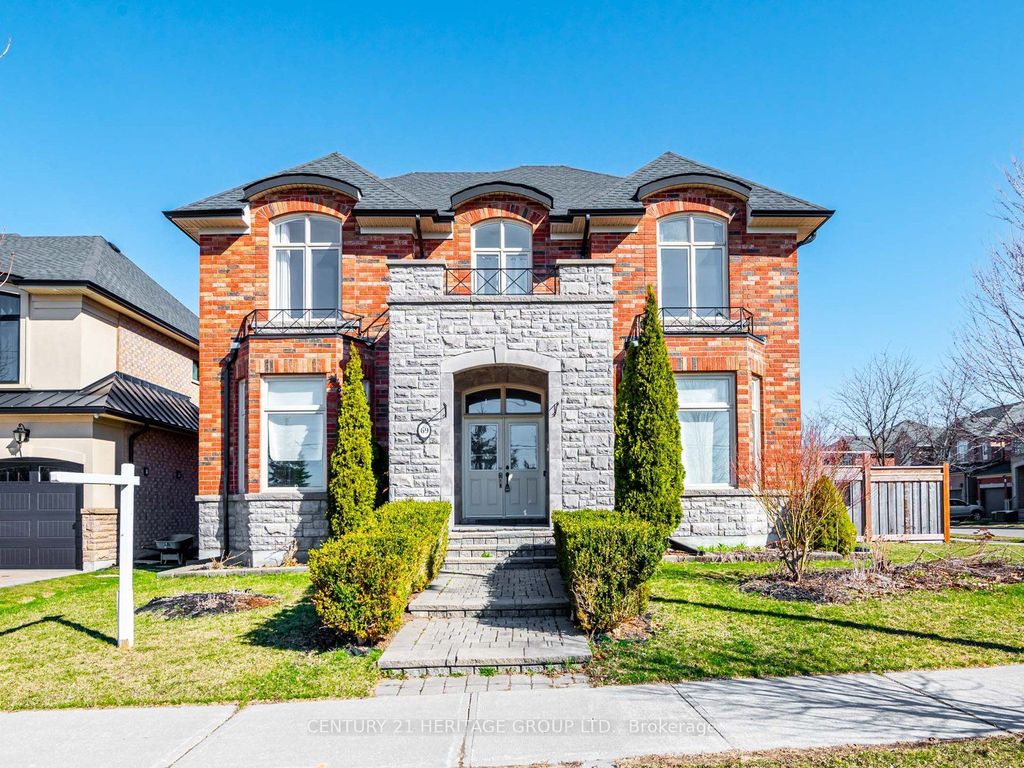 Photo of 69 Morland Crescent, Aurora, ON L4G 7Z2 (MLS # N13104958)