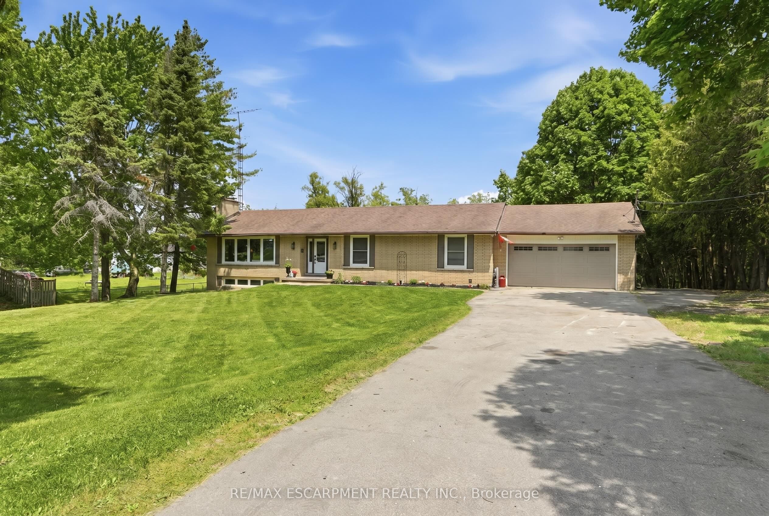 318 Freelton Road
