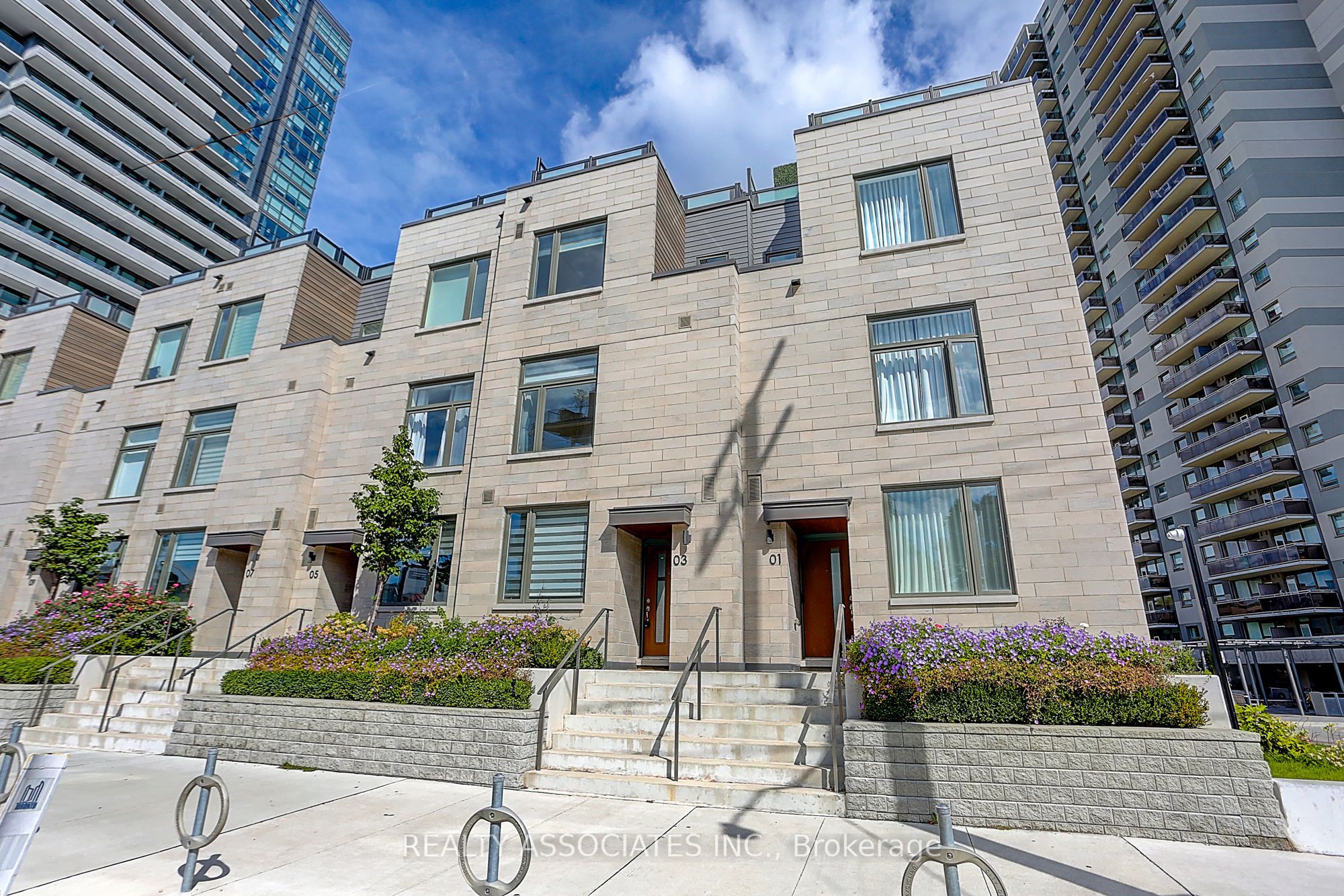 270 Davenport Road TH3