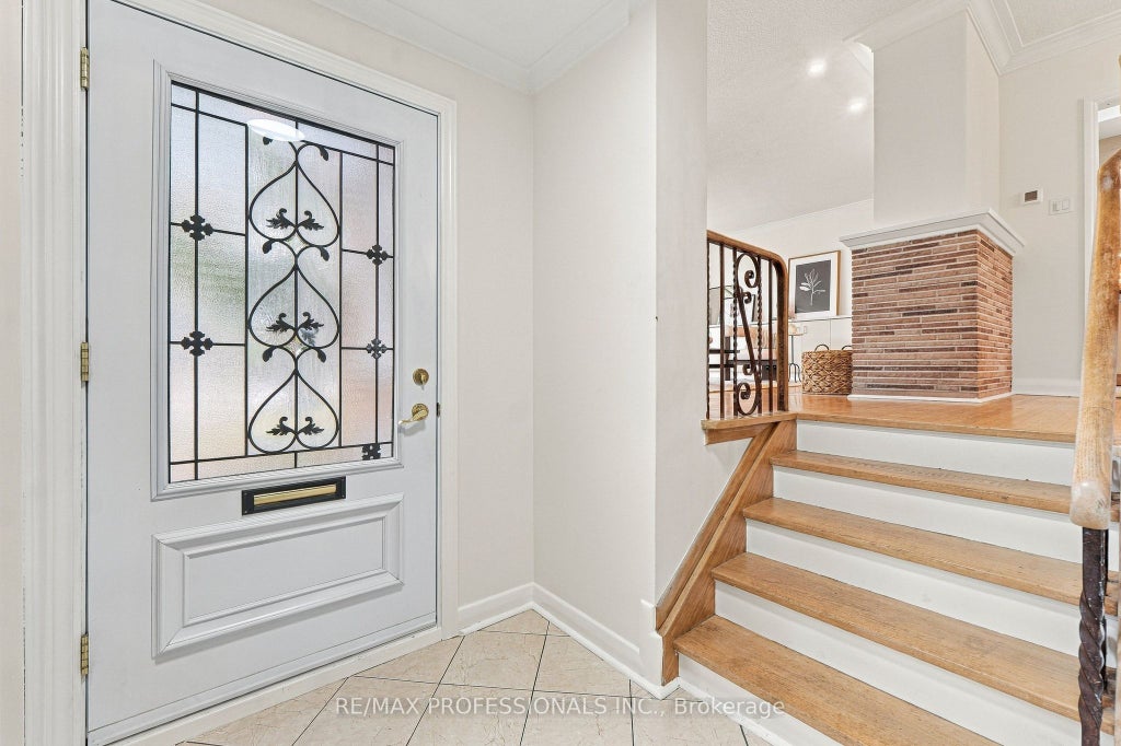 Photo of 8 Northolt Court, Toronto, ON M9A 3B1 (MLS # W14032124)