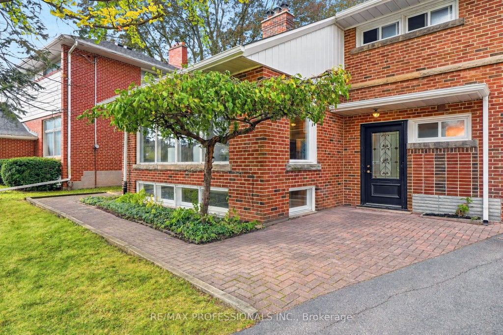Photo of 8 Northolt Court, Toronto, ON M9A 3B1 (MLS # W14032124)