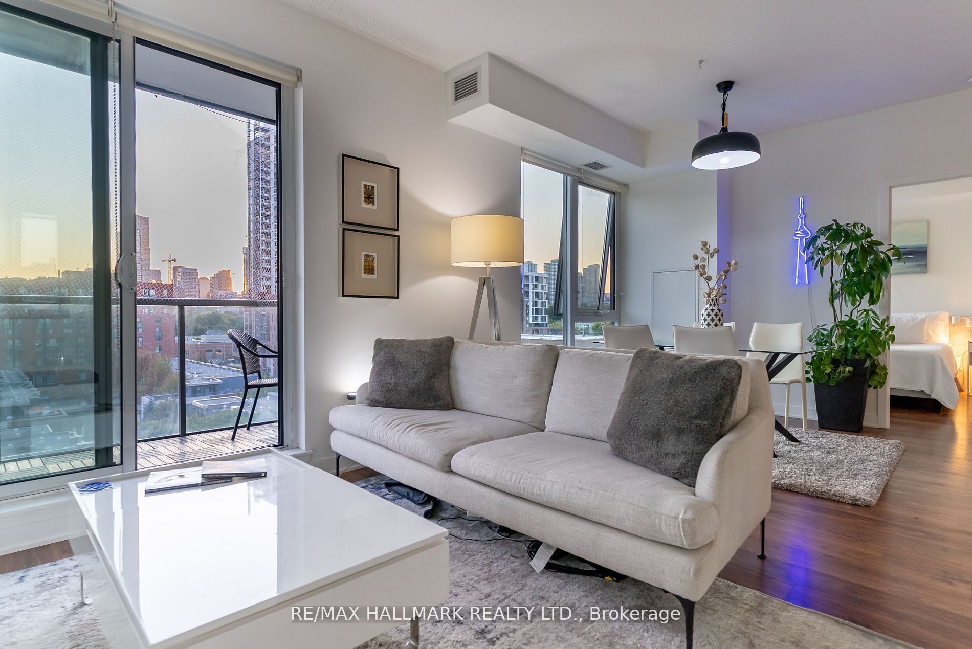 260 Sackville Street 813