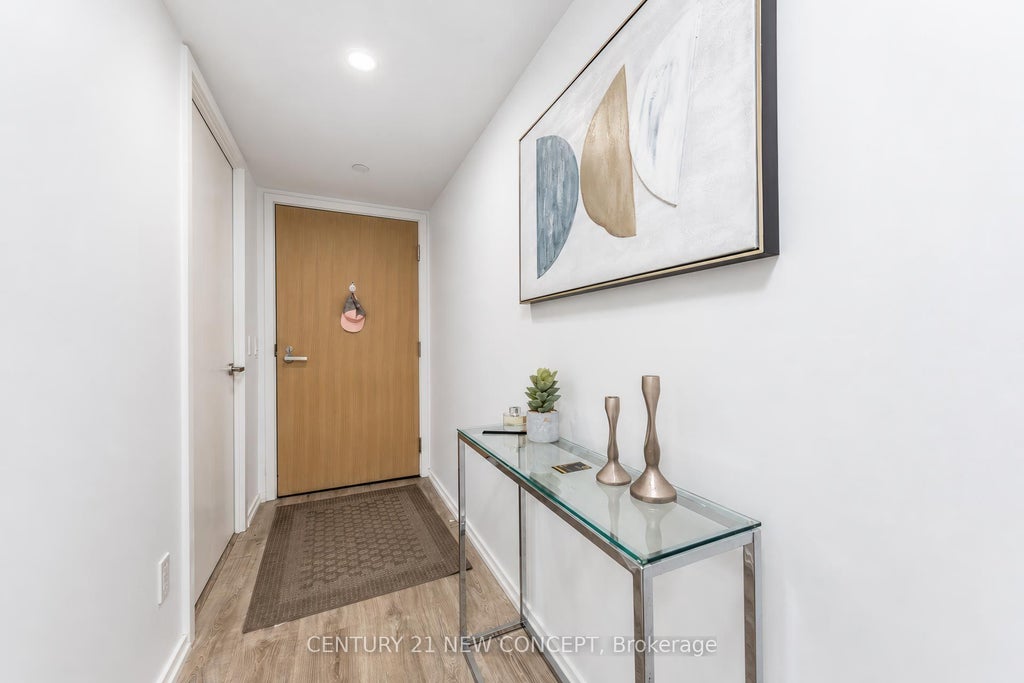 Photo of 5 Soudan Avenue #712, Toronto, ON M4S 0B1 (MLS # C14090990)