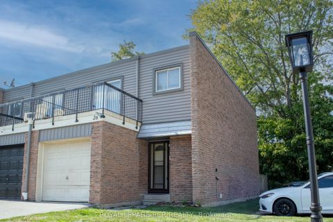 Photo of 2315 Bromsgrove Road #26, Mississauga, ON L5J 4A6 (MLS # W12471205)