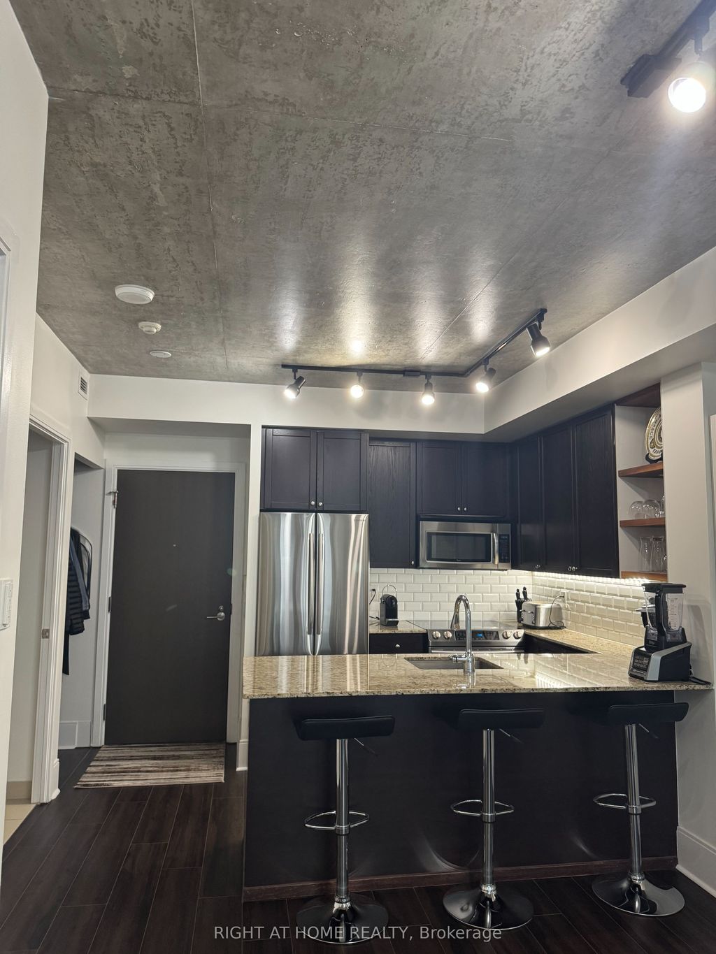 Photo of 560 N Front Street West Street W #708, Toronto, ON M5V 1C1 (MLS # C13023034)