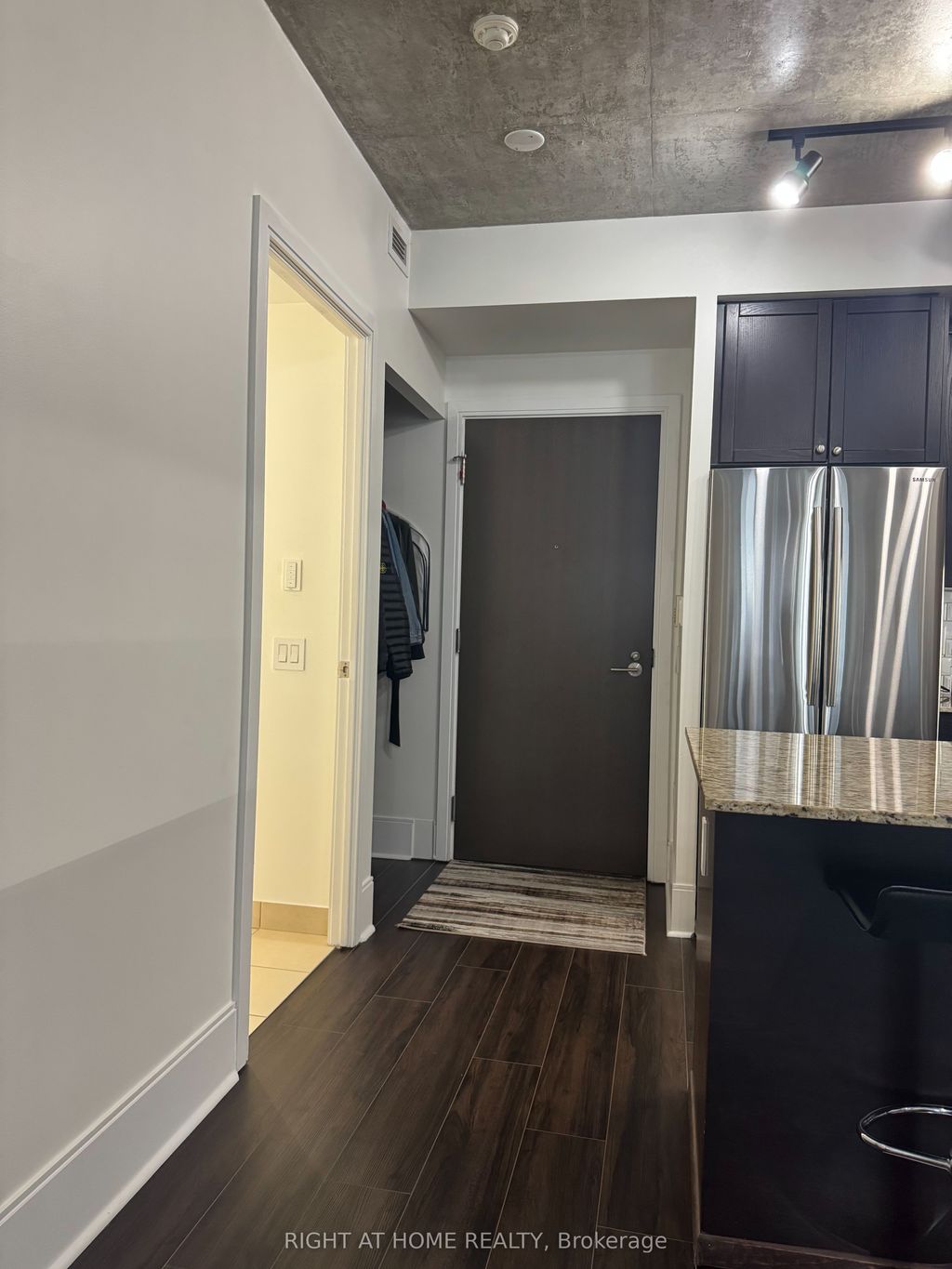 Photo of 560 N Front Street West Street W #708, Toronto, ON M5V 1C1 (MLS # C13023034)