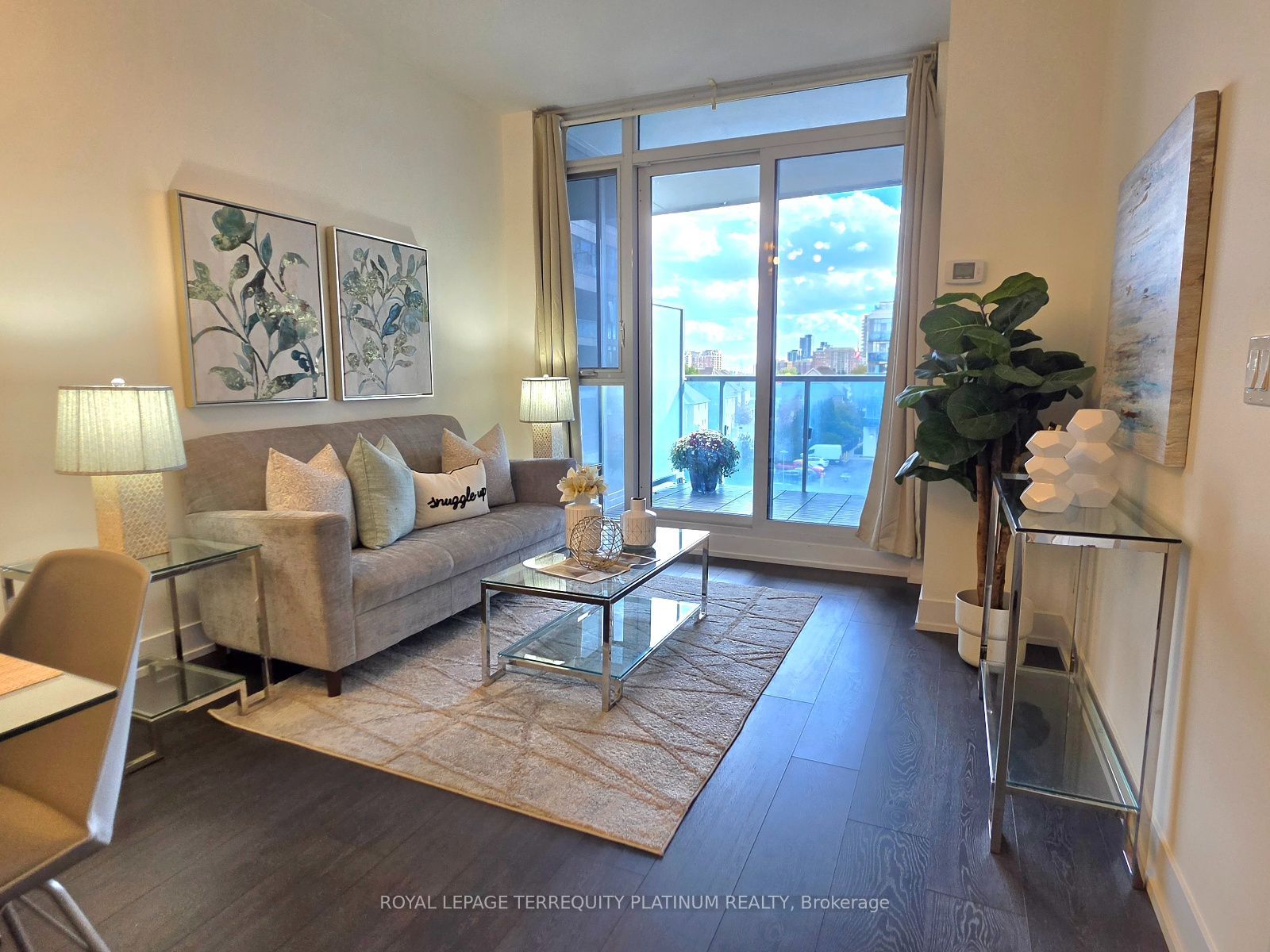 9471 Yonge Street 502