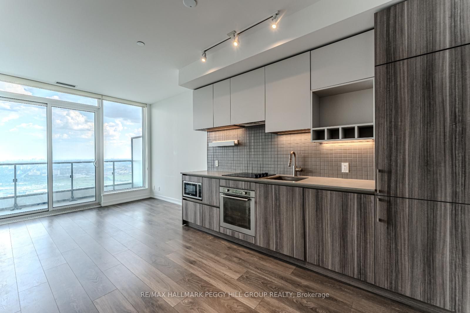 5 Buttermill Avenue PH05