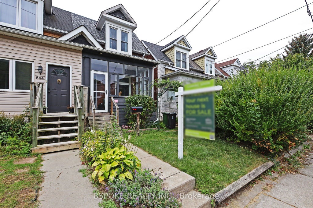 Photo of 546 Main Street, Toronto, ON M4C 4Y4 (MLS # E13839932)