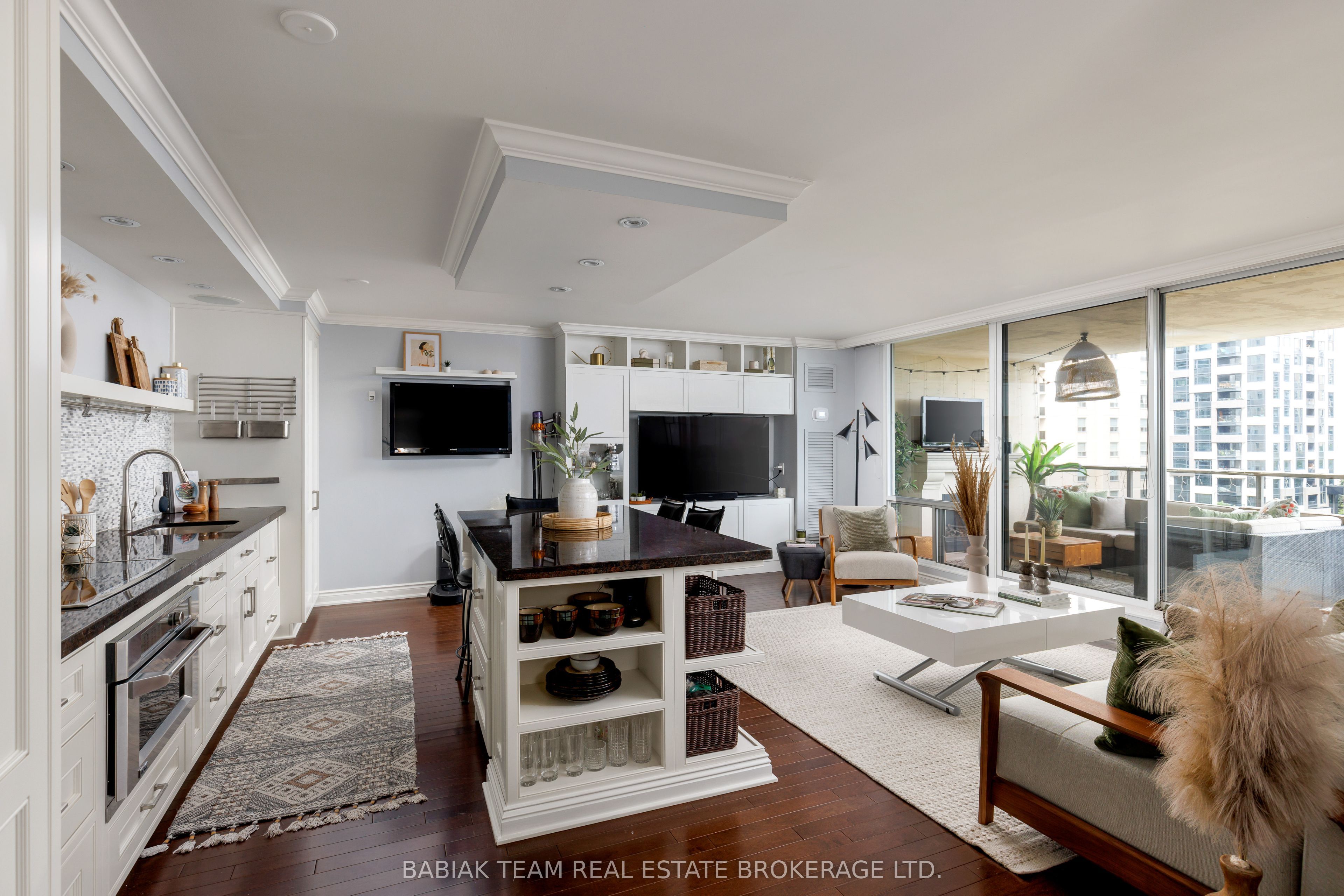 50 Quebec Avenue 705