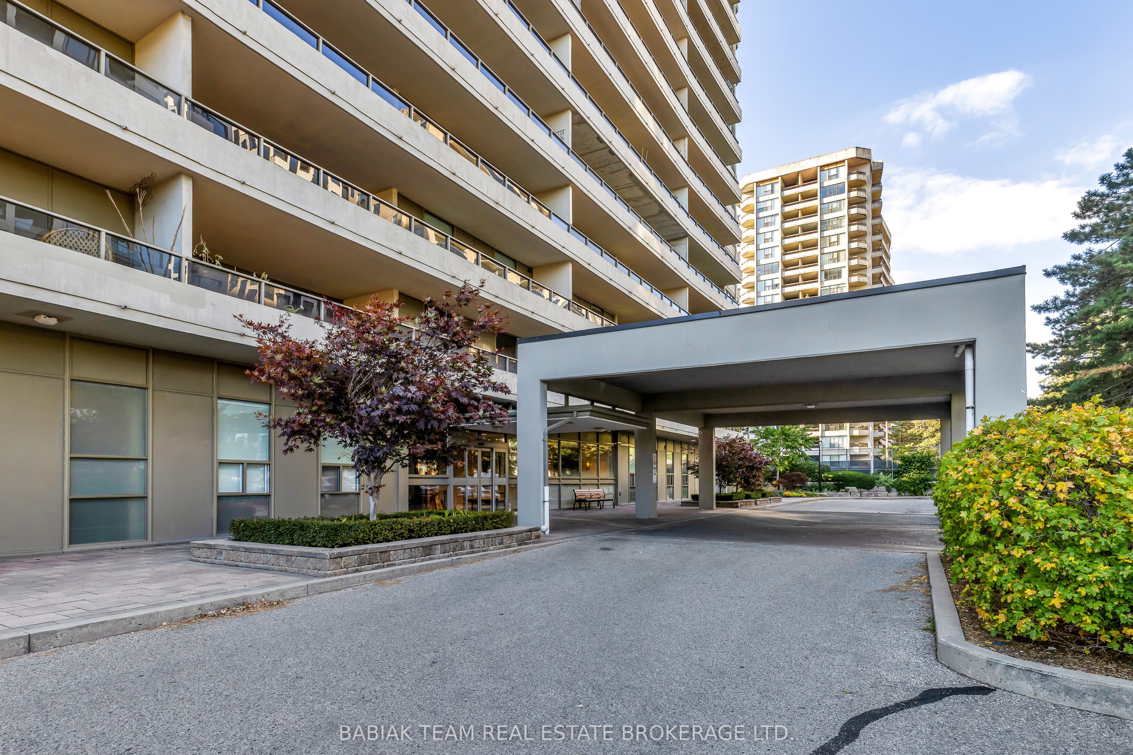 50 Quebec Avenue 705