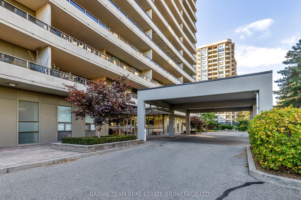 Photo of 50 Quebec Avenue #705, Toronto, ON M6P 4B4 (MLS # W13693090)