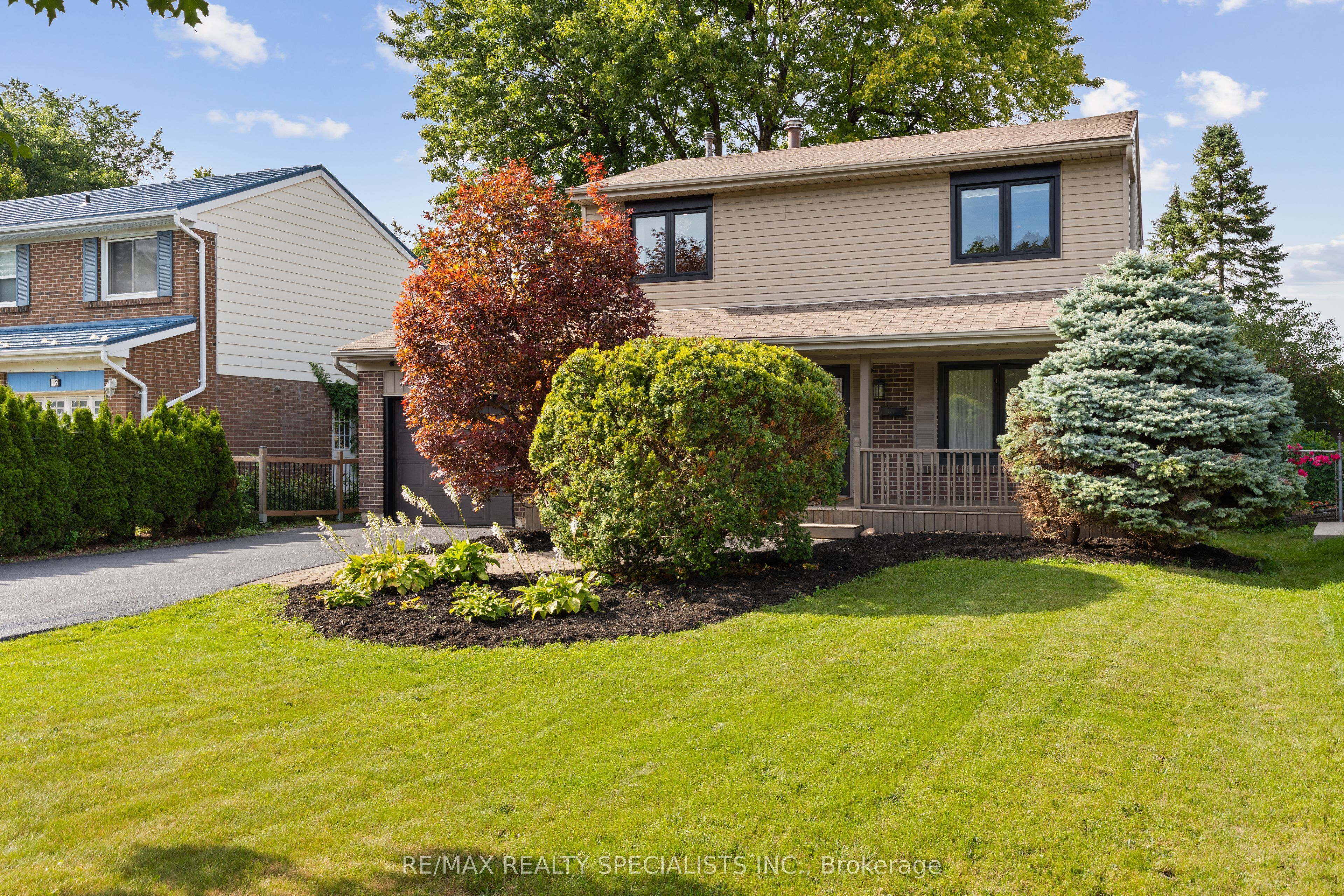 10 Lorraine Crescent