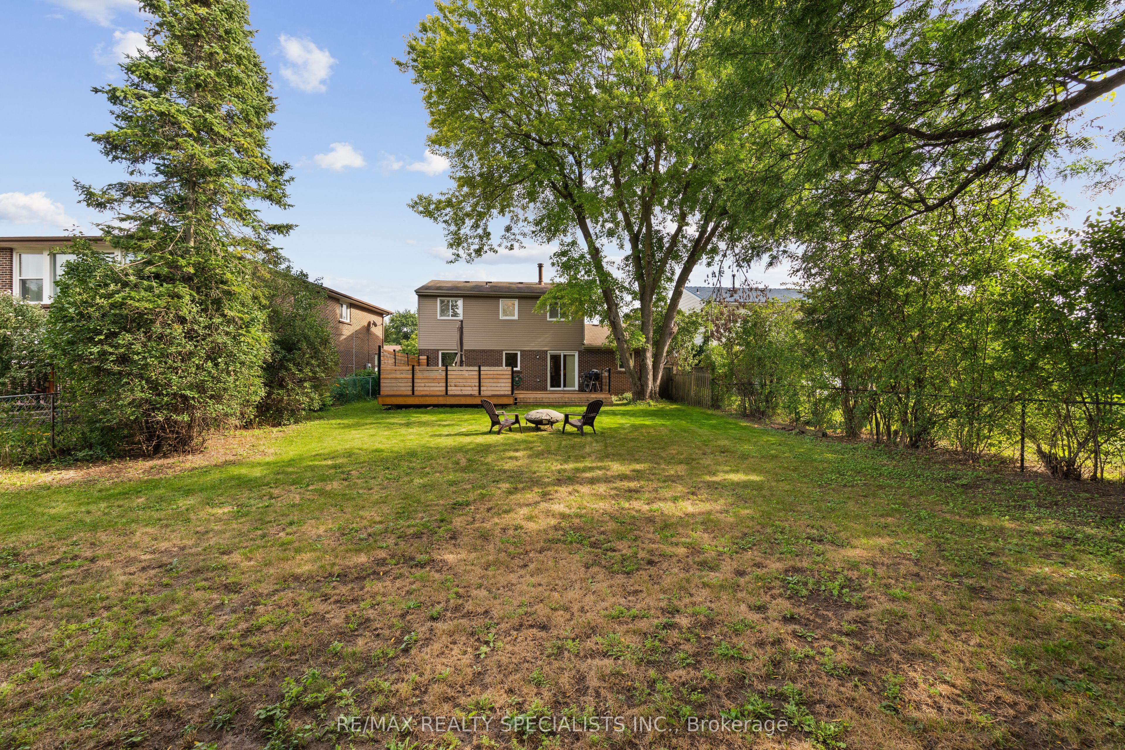 10 Lorraine Crescent