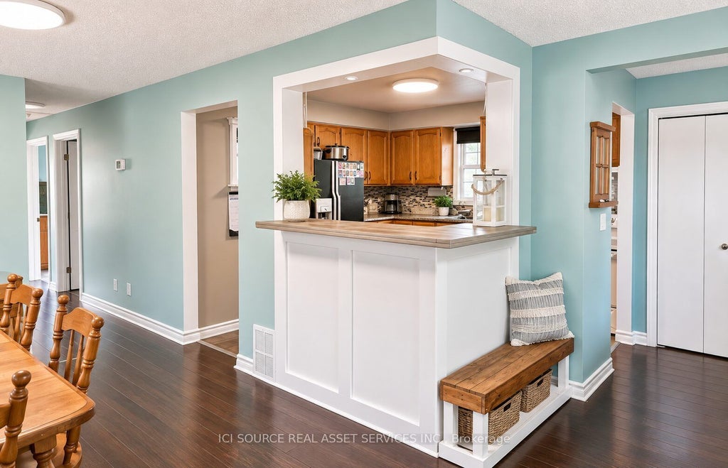 Photo of 34 Grantham Avenue, St. Catharines, ON L2P 3B4 (MLS # X13652674)