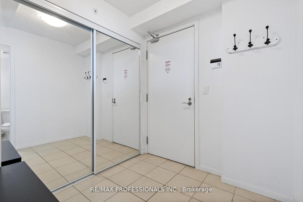 Photo of 800 Lawrence Avenue W #1014, Toronto, ON M6A 0B1 (MLS # W12378705)