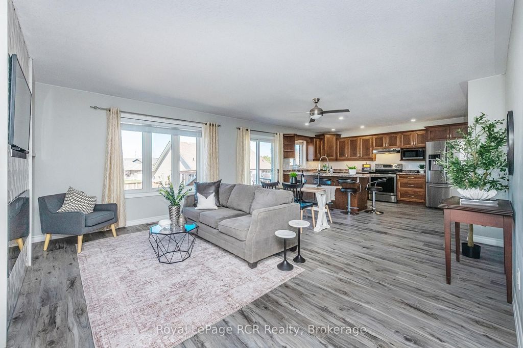 Photo of 760 16th Street, Hanover, ON N4N 3W8 (MLS # X12997070)