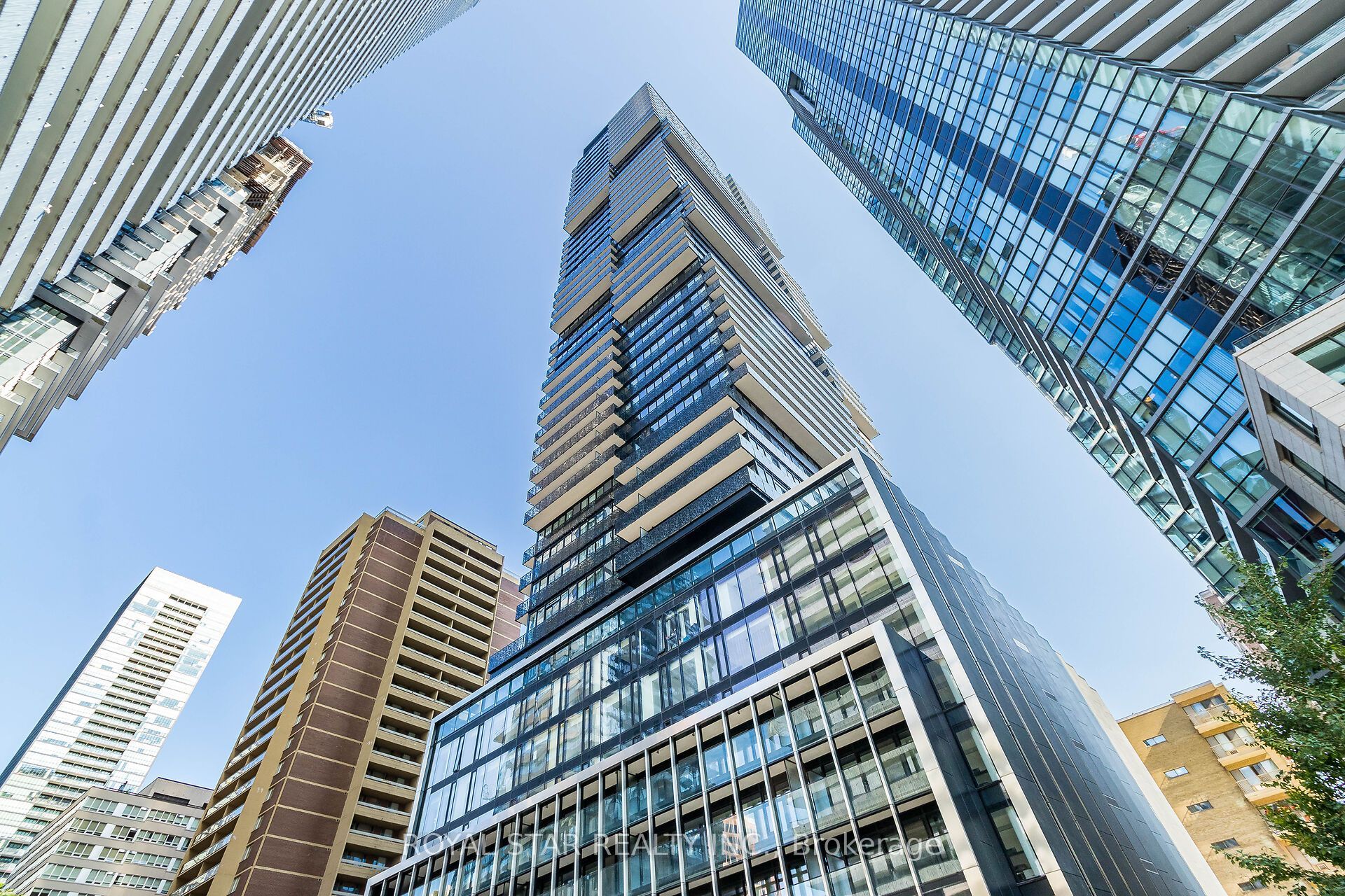 55 Charles Street E 1304
