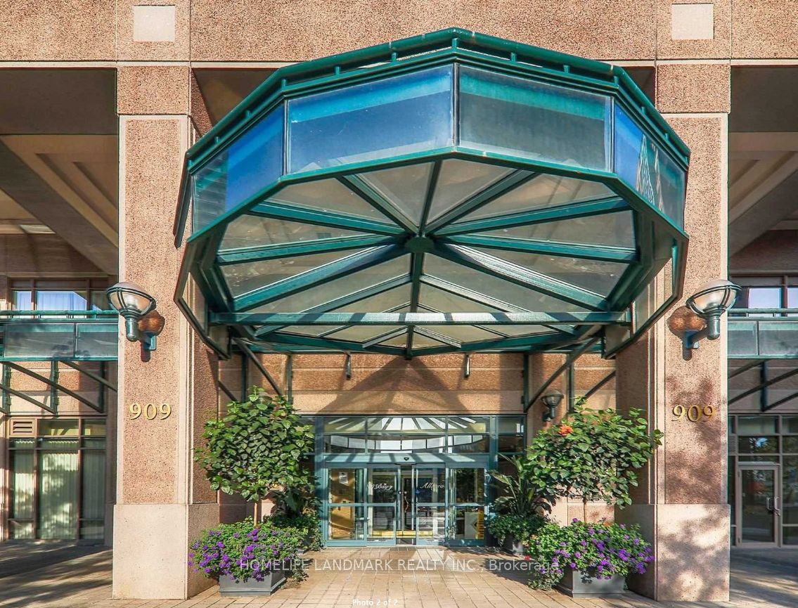 909 Bay Street 1204