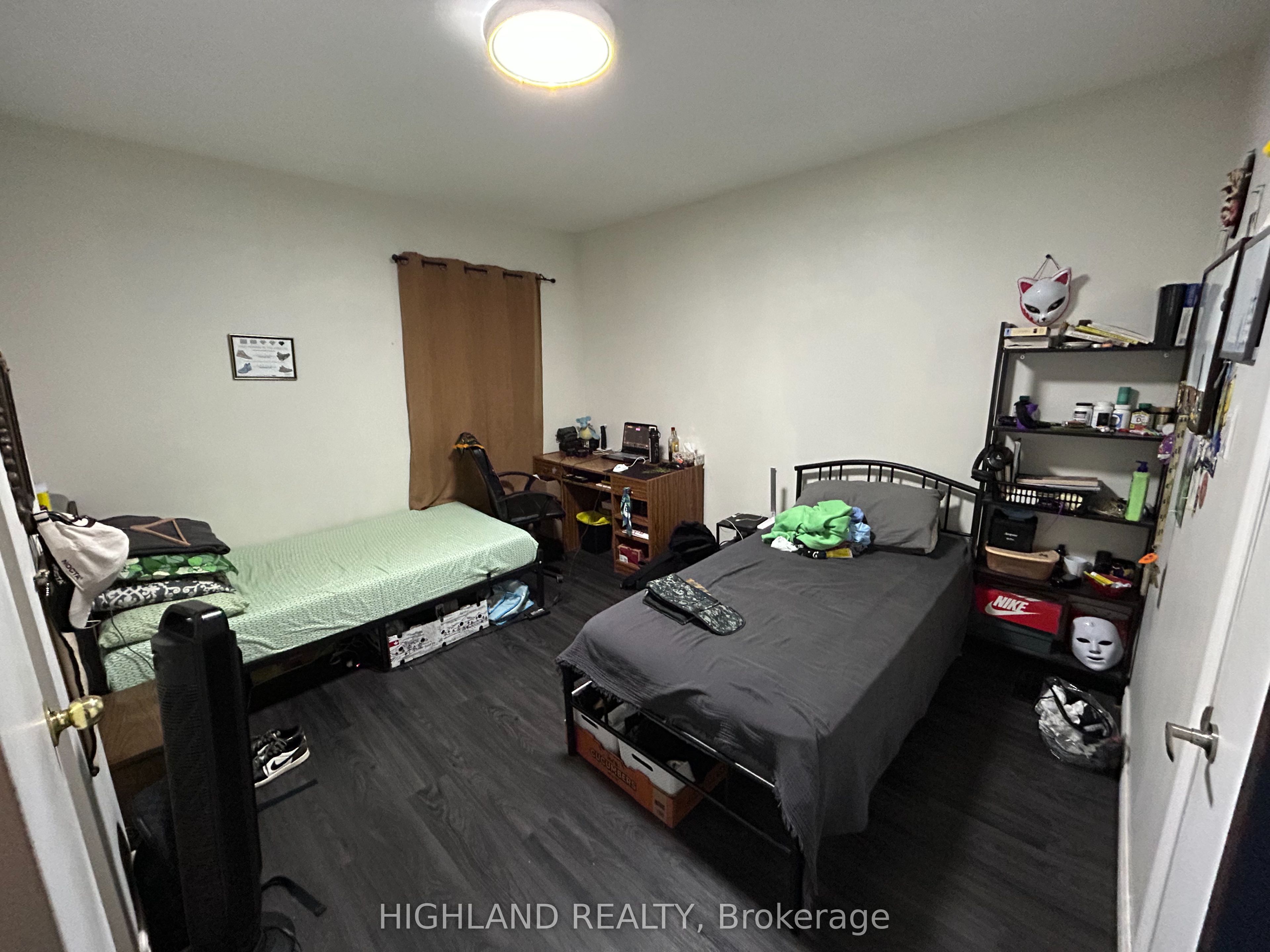 915 Lansdowne Ave, 2nd Floor Avenue