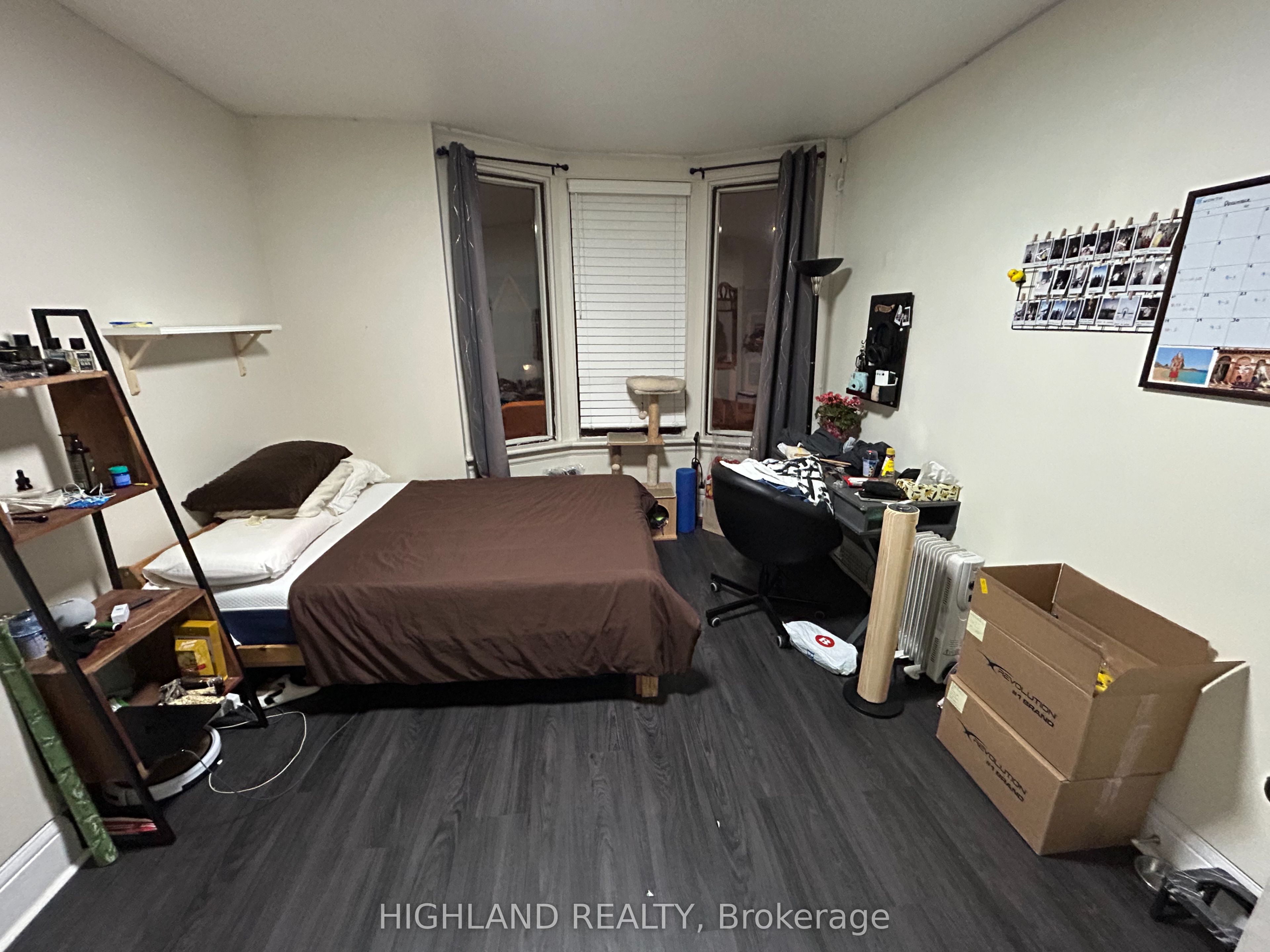 915 Lansdowne Ave, 2nd Floor Avenue