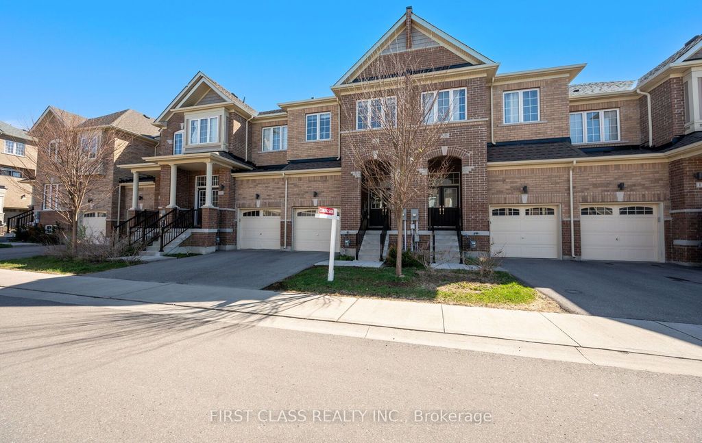 Photo of 107 Knott End Crescent, Newmarket, ON L3Y 0E4 (MLS # N12474954)