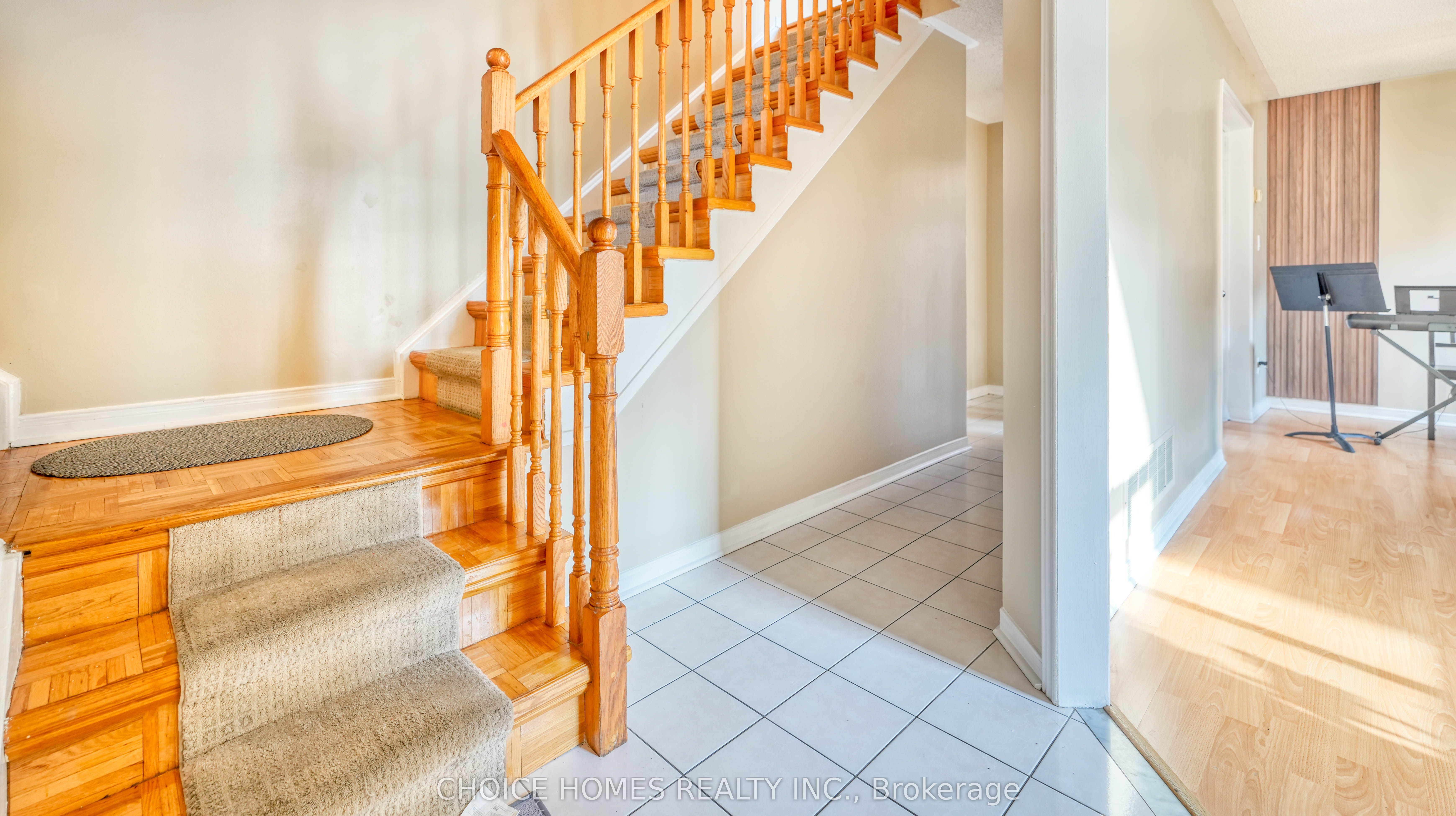 5551 Cosmic Crescent