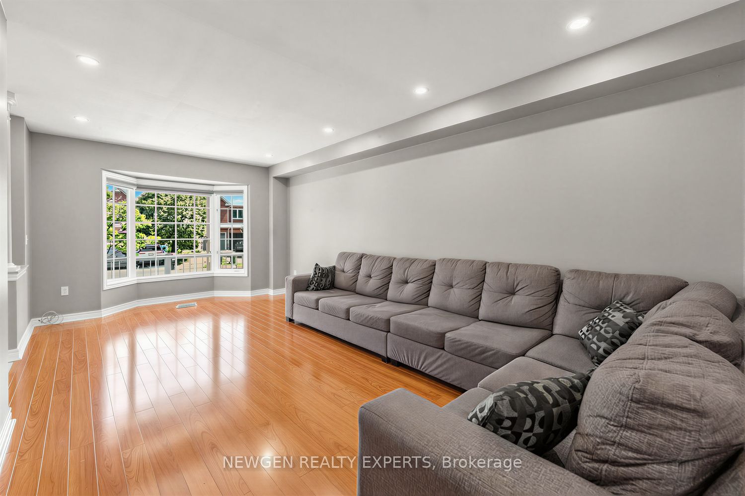 10 Checkerberry Crescent