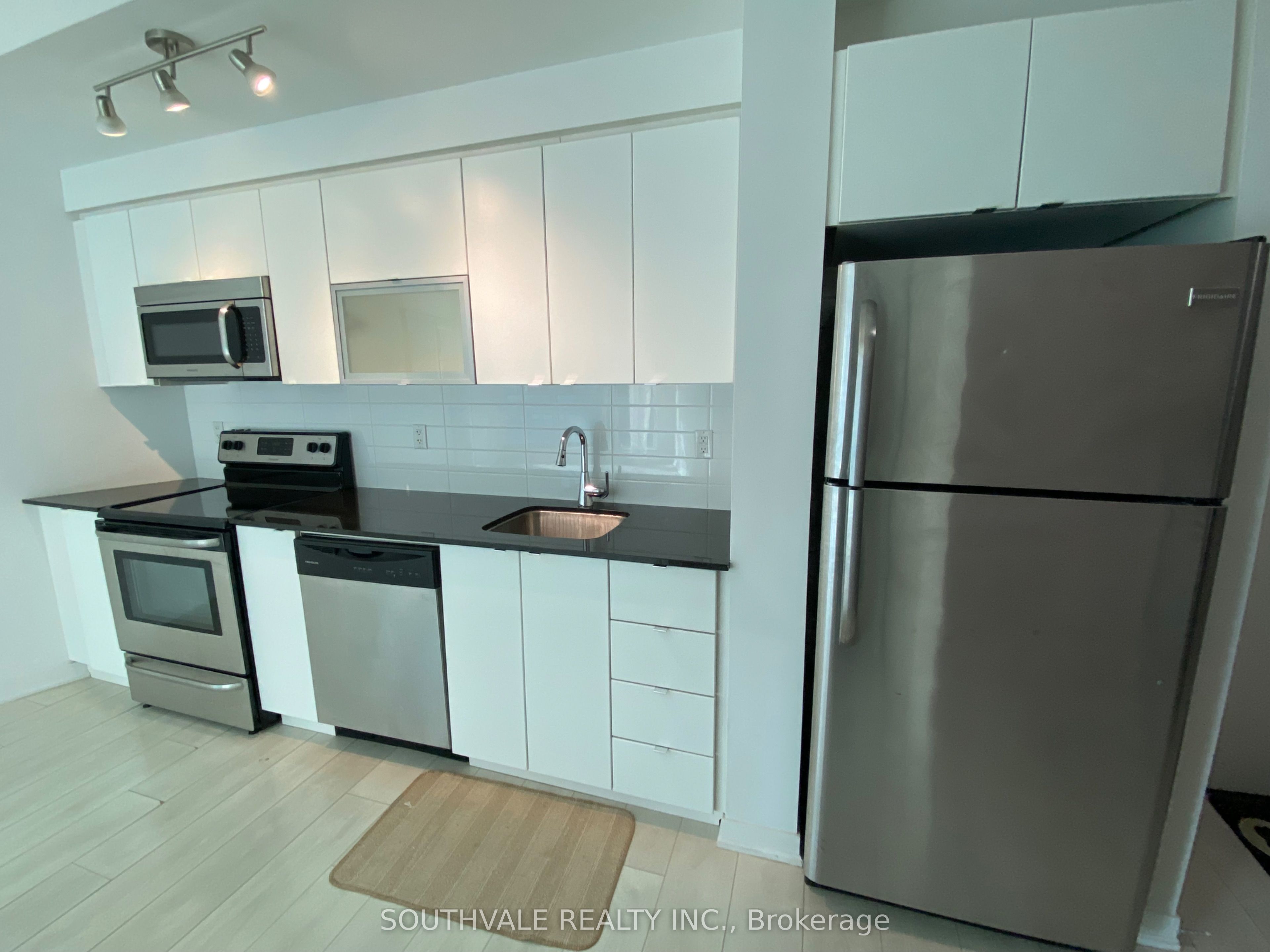 150 East Liberty Street 1014