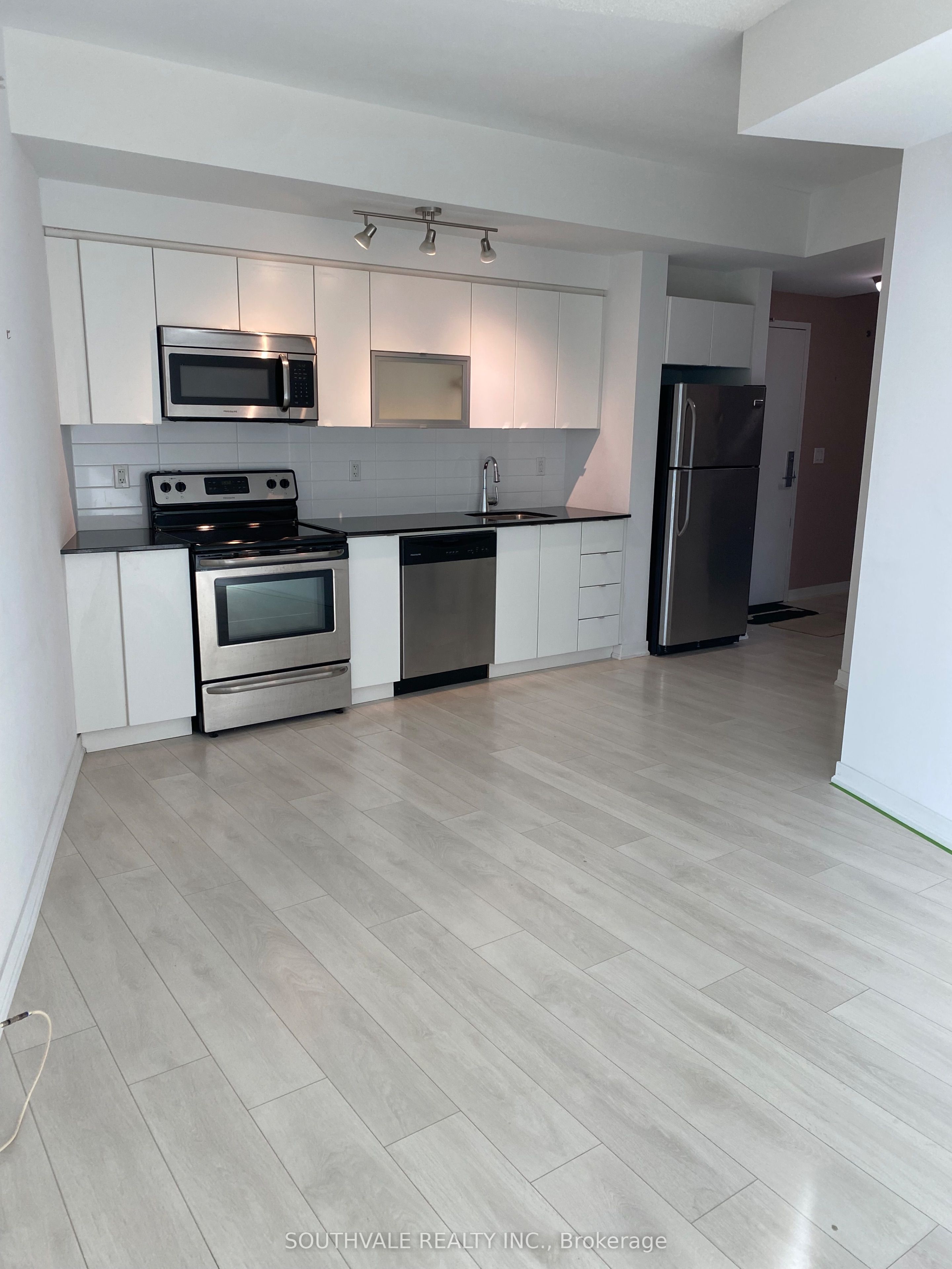 150 East Liberty Street 1014