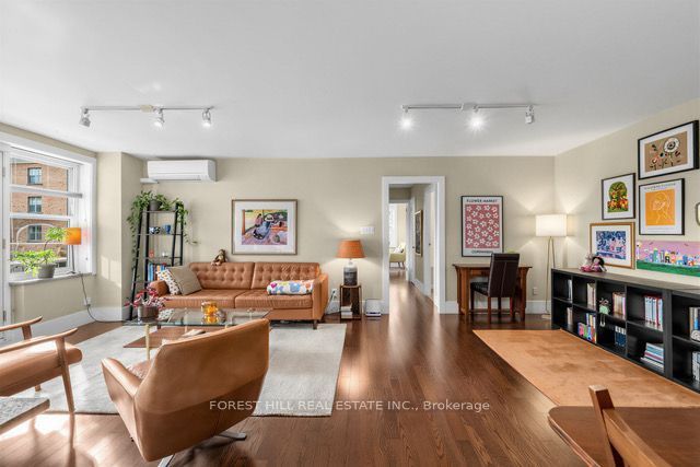 Photo of 2603 Bathurst Street #401, Toronto, ON M6B 2Z6 (MLS # C13819086)