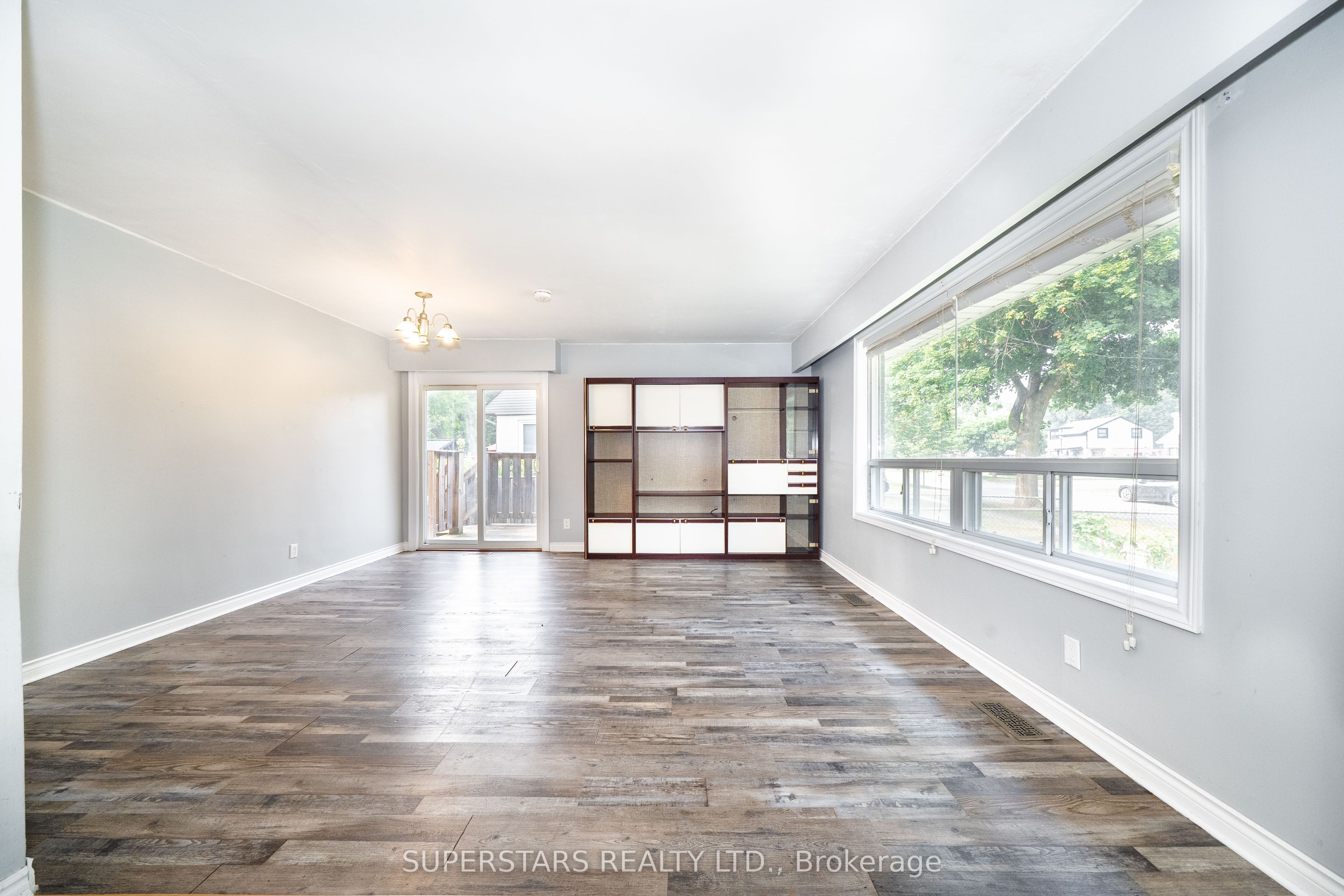 6 Meadowland Drive