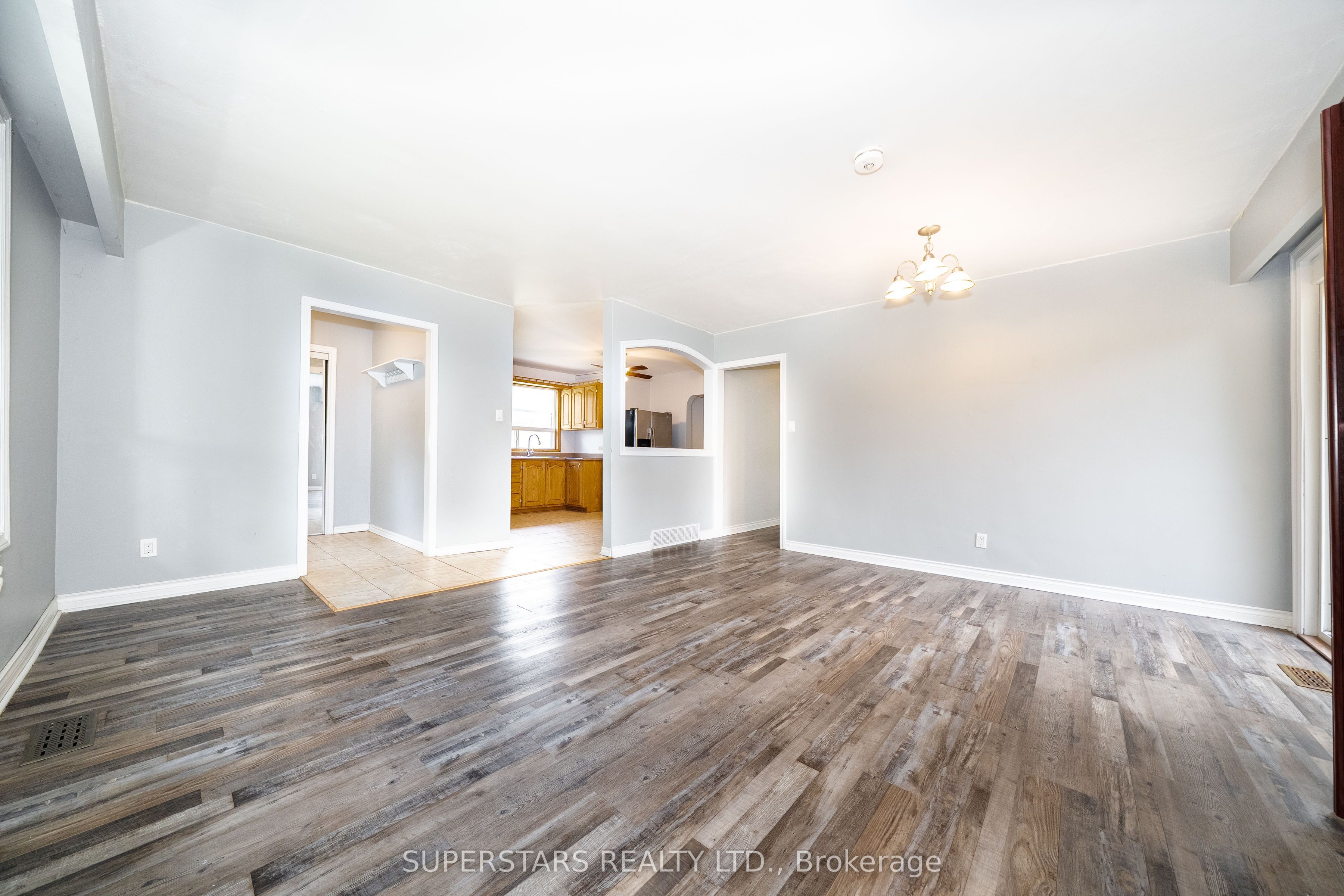 6 Meadowland Drive