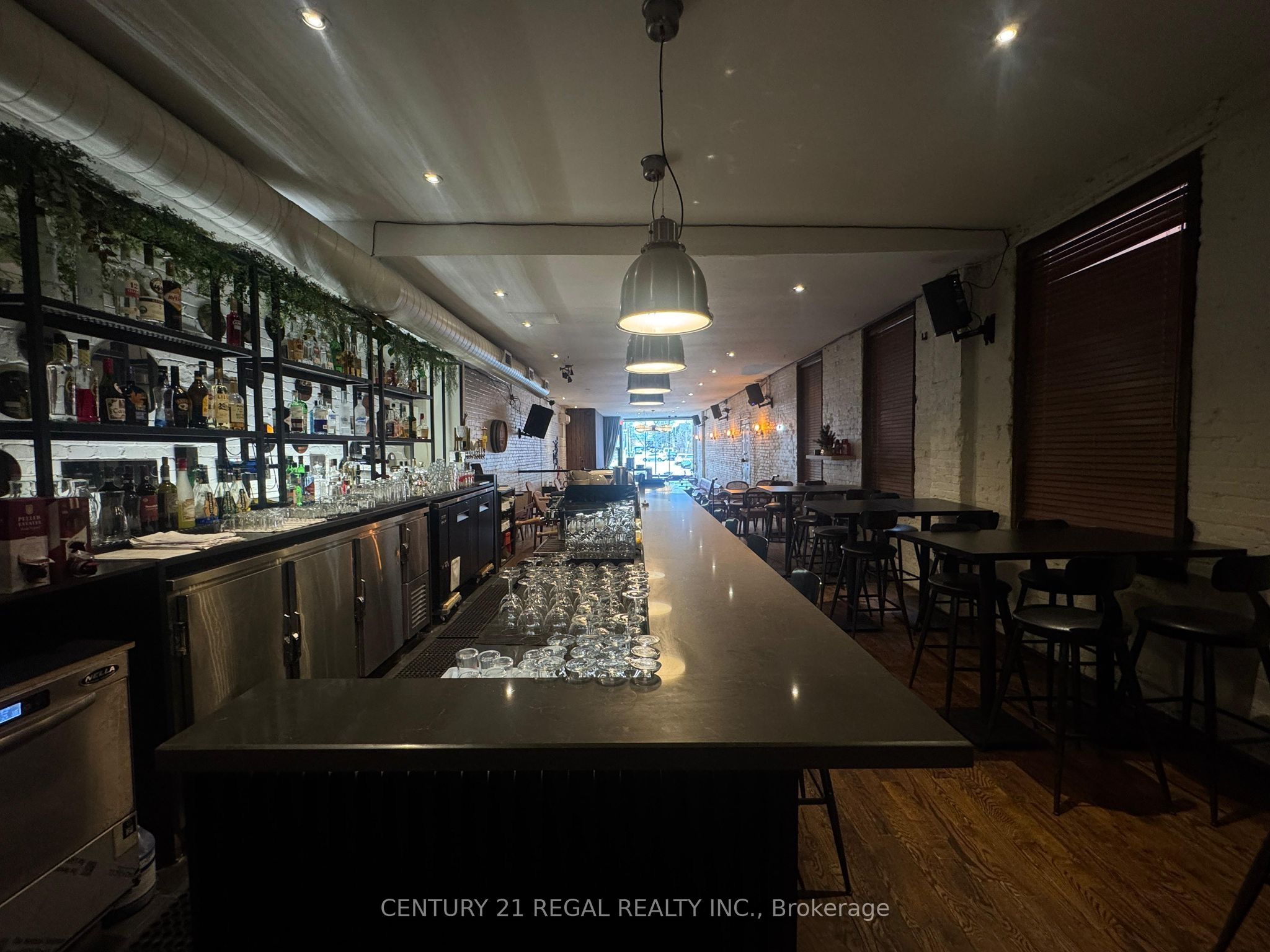 3047 Dundas Street W