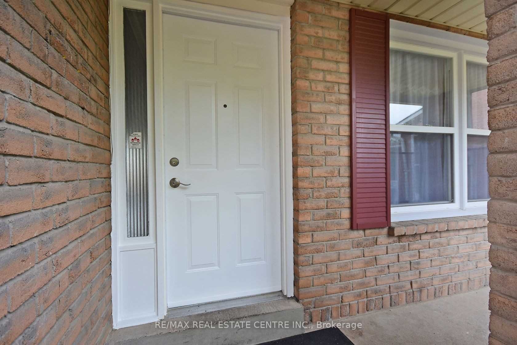 1124 Shagbark Crescent