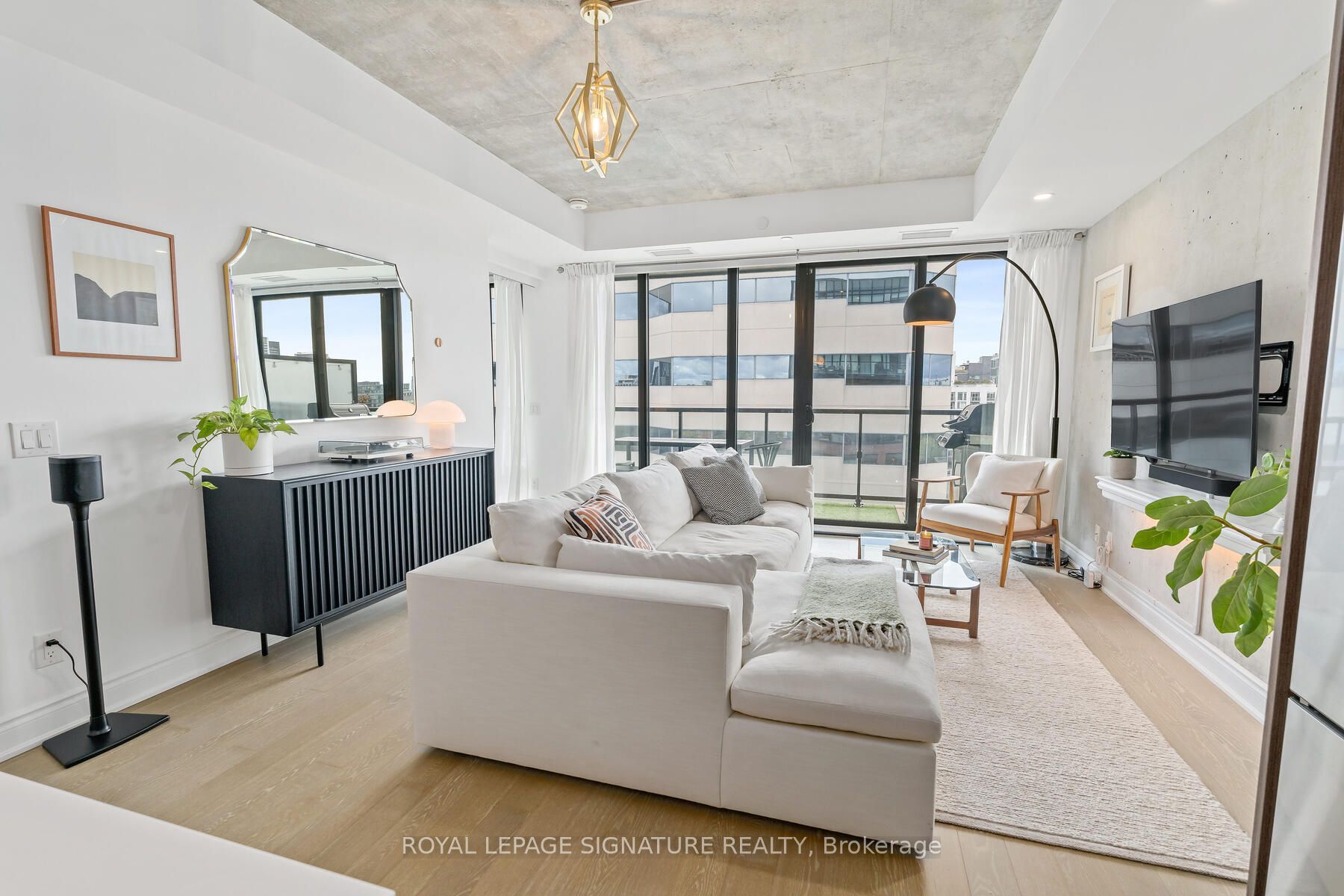 608 Richmond Street W 1203