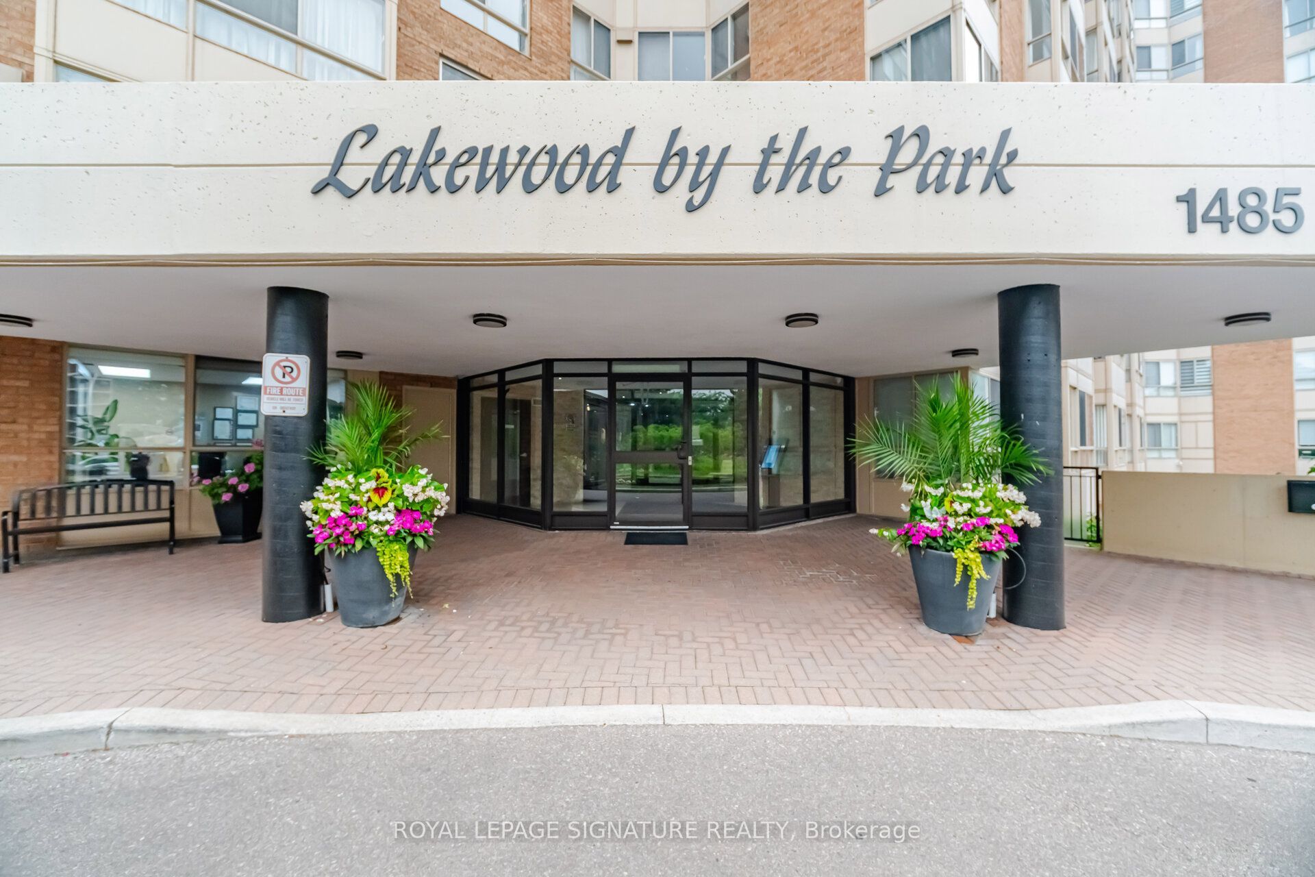 1485 Lakeshore Road E 411
