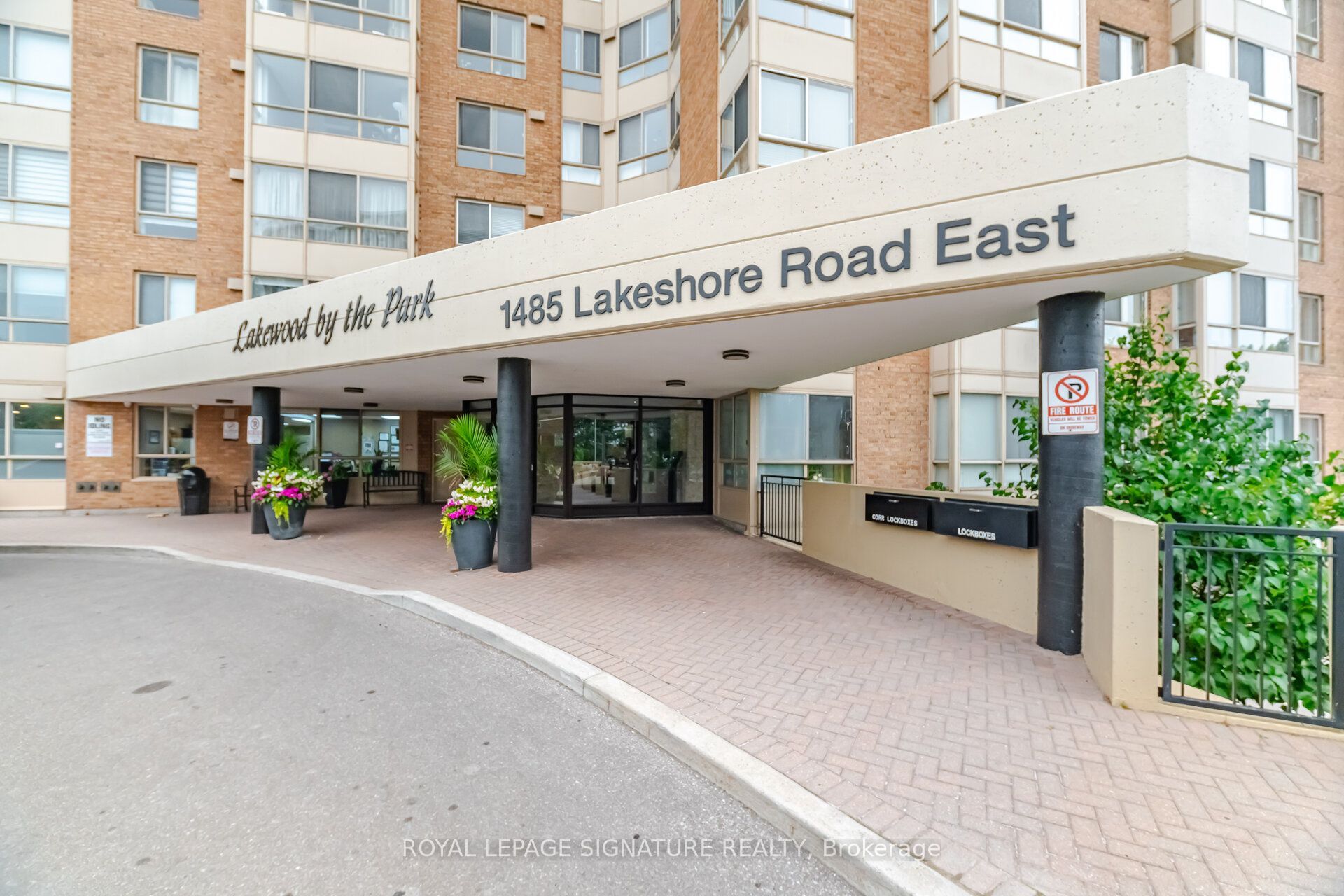 1485 Lakeshore Road E 411